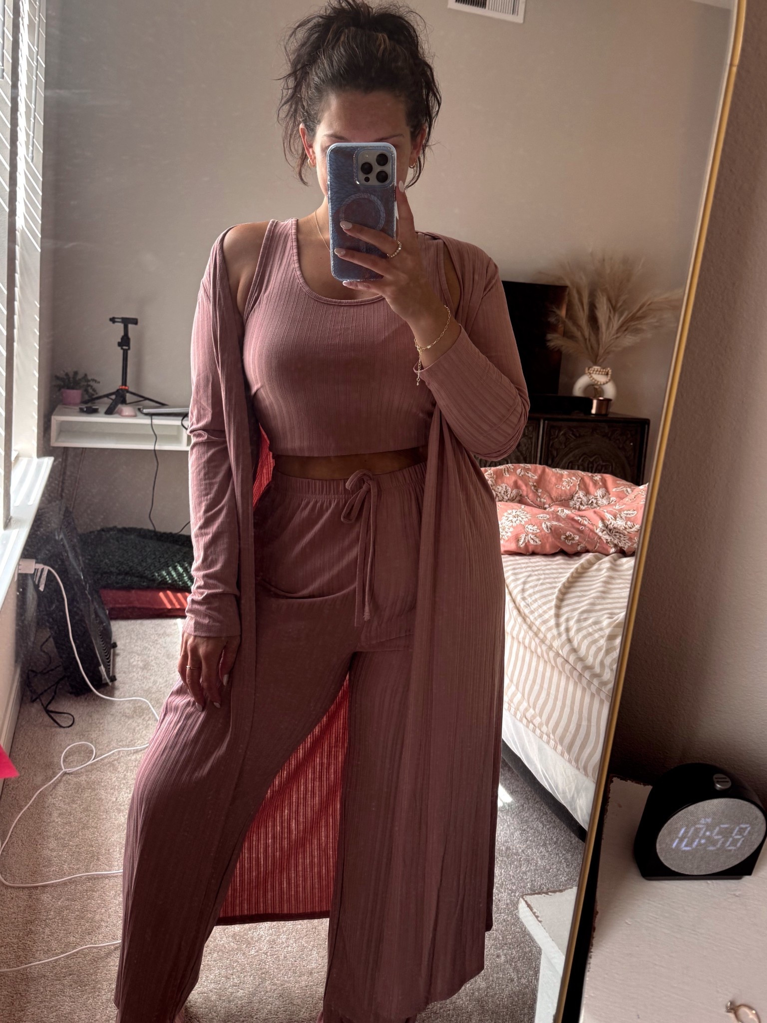 Super comfy SAHM fit  

#LTKFindsUnder50 #LTKFamily #LTKActive