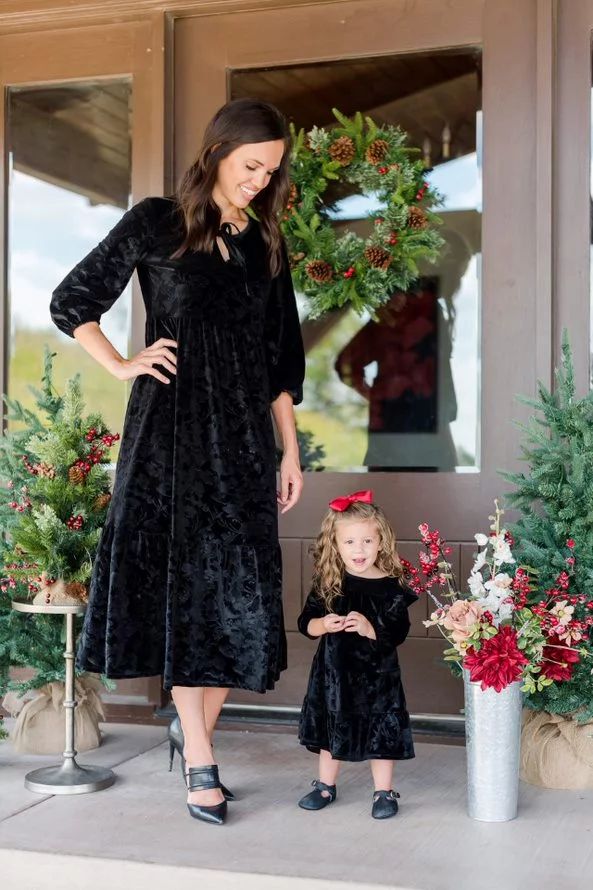 The Pioneer Woman Velvet Knit Dress, Sizes XS-XXXL, Women's | Walmart (US)