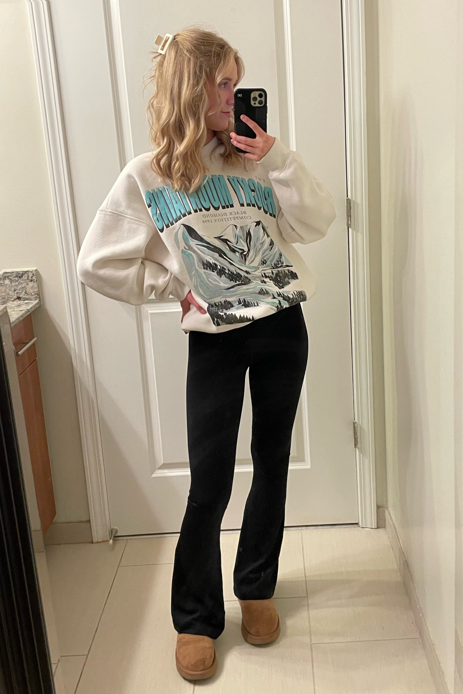 S in sweatshirt from abercrombie, so many diff graphic options!
XS in leggings
Size 6 in uggs
#abercrombie #aerie #ugg #leggings #sweatshirt #graphicsweatshirt #cozy

#LTKfindsunder100 #LTKU #LTKSeasonal