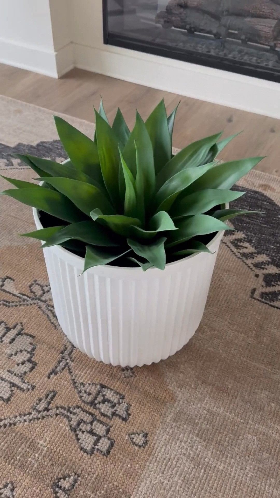 Large UV resistant fake agave planters for indoor and outdoor 2 pack, 28"

#LTKHome #LTKOver40