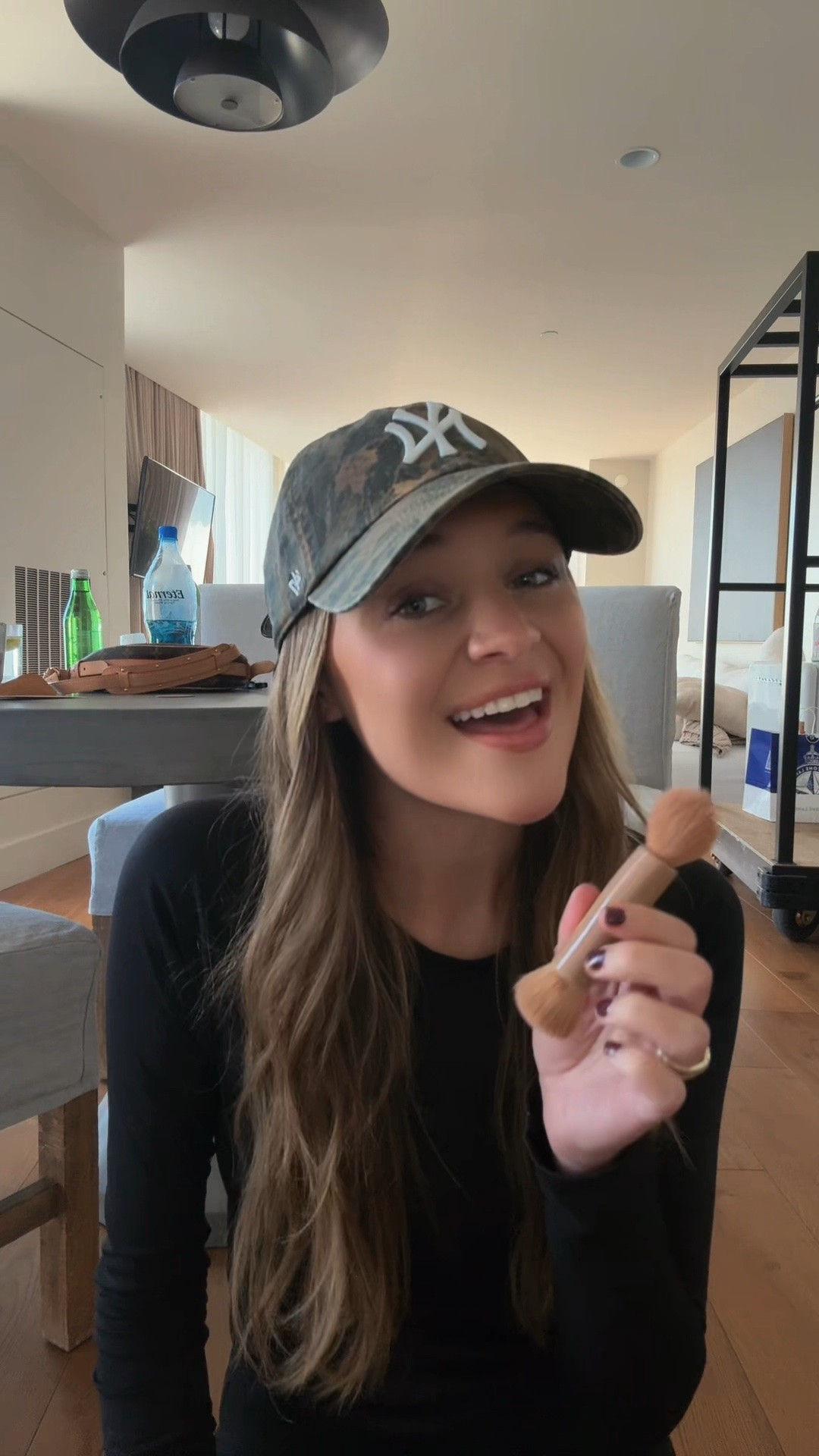 Kelsea Ballerini's makeup brush ￼

#LTKBeauty