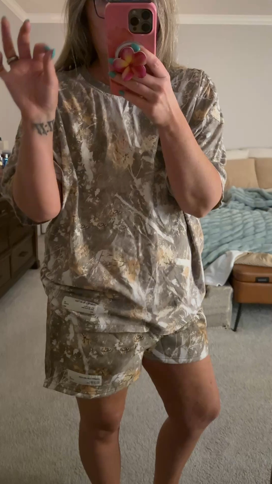 Matching camo set that I want to wear literally every single day of my life. So comfy. So cozy

#LTKootd #LTKMidsize #LTKOver40