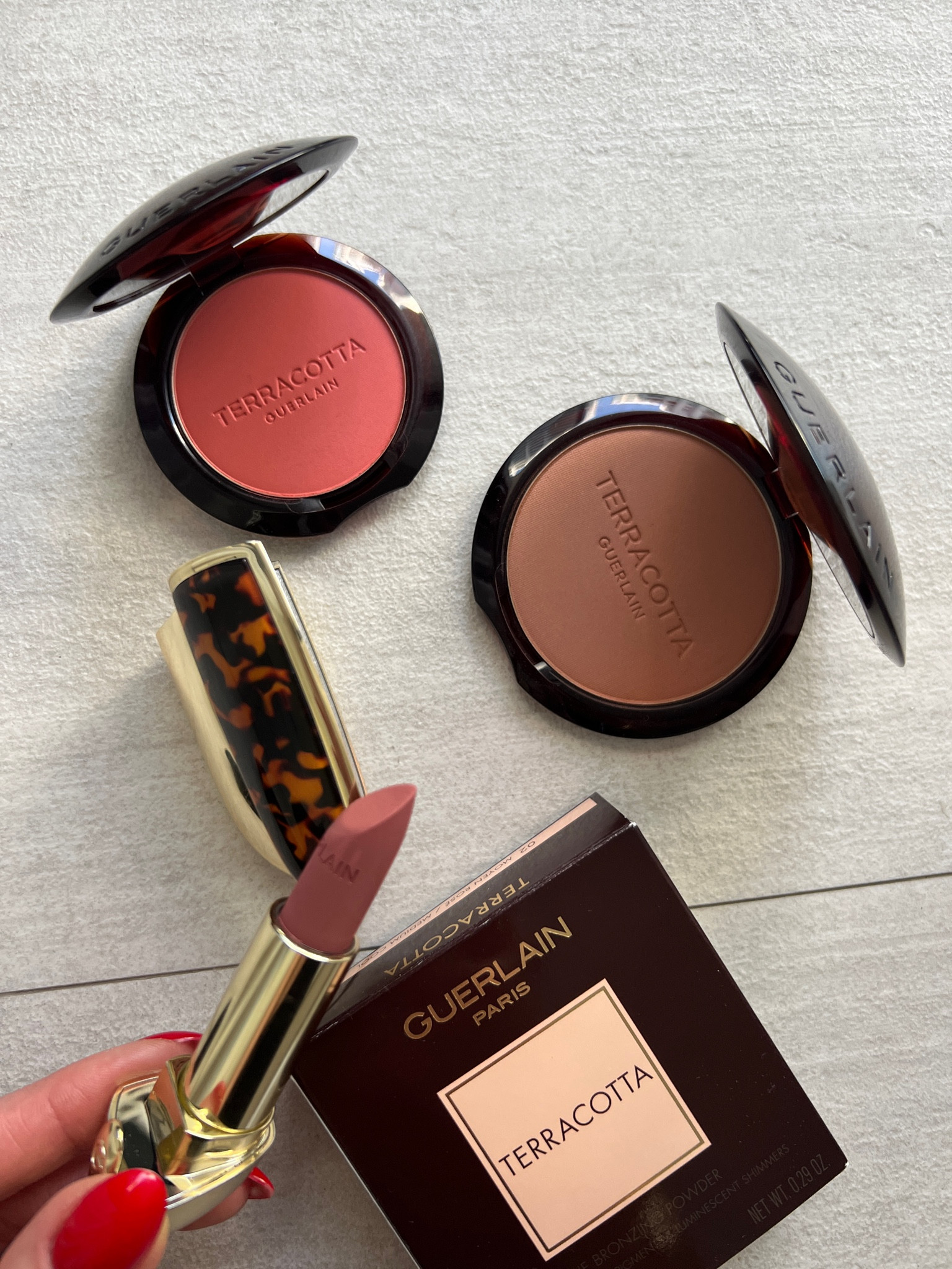 Summer make up glow 

#LTKBeauty #LTKActive #LTKSeasonal