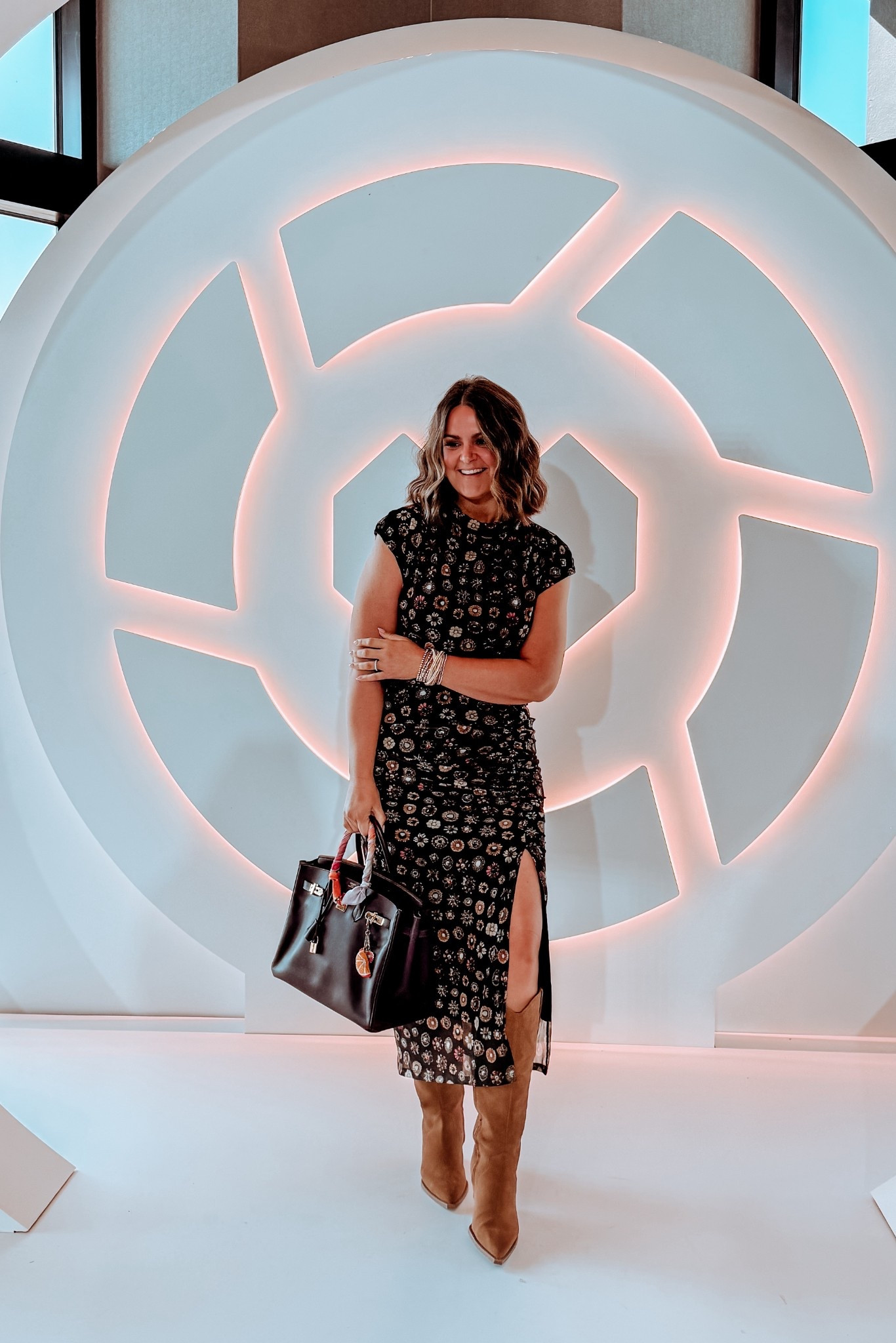 Business casual, conference look

Dress, large (fits oversized)
Boots, 10 (wide calf friendly!!)

Anthropologie, size 12, midsize, ltk con, dolce vita

#LTKMidsize #LTKCon #LTKStyleTip