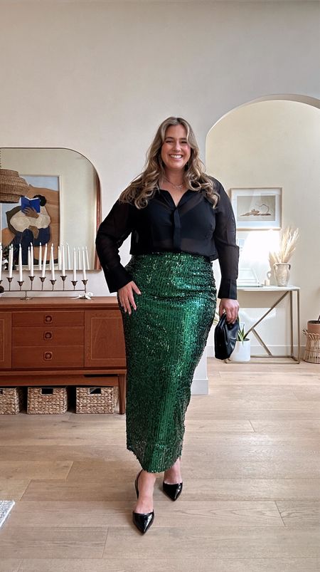 Festive holiday party but make it work appropriate! 🎄✨🍾

Skirt: size US 14, runs a little big & has stretch! I also linked a bunch of other cute colors/options from other brands!
Top: size XXL, TTS
Heels: size 10, TTS

#LTKmidsize #LTKSeasonal #LTKHoliday