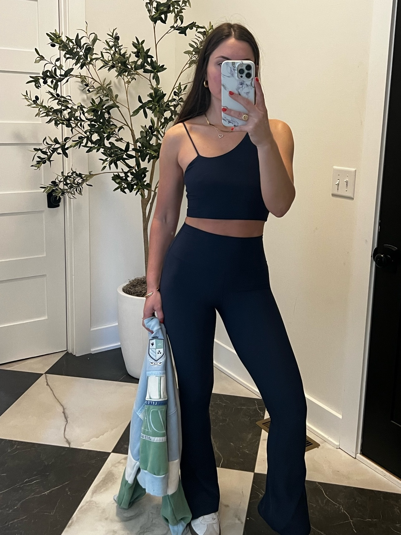 If you don’t have this set — you are MISSING OUT 👏🏻👏🏻 So buttery but holds you in. 10/10. What I’m wearing to travel in, Disney outfit, workout set, Pilates wear  

#LTKstyletip #LTKtravel #LTKfitness
