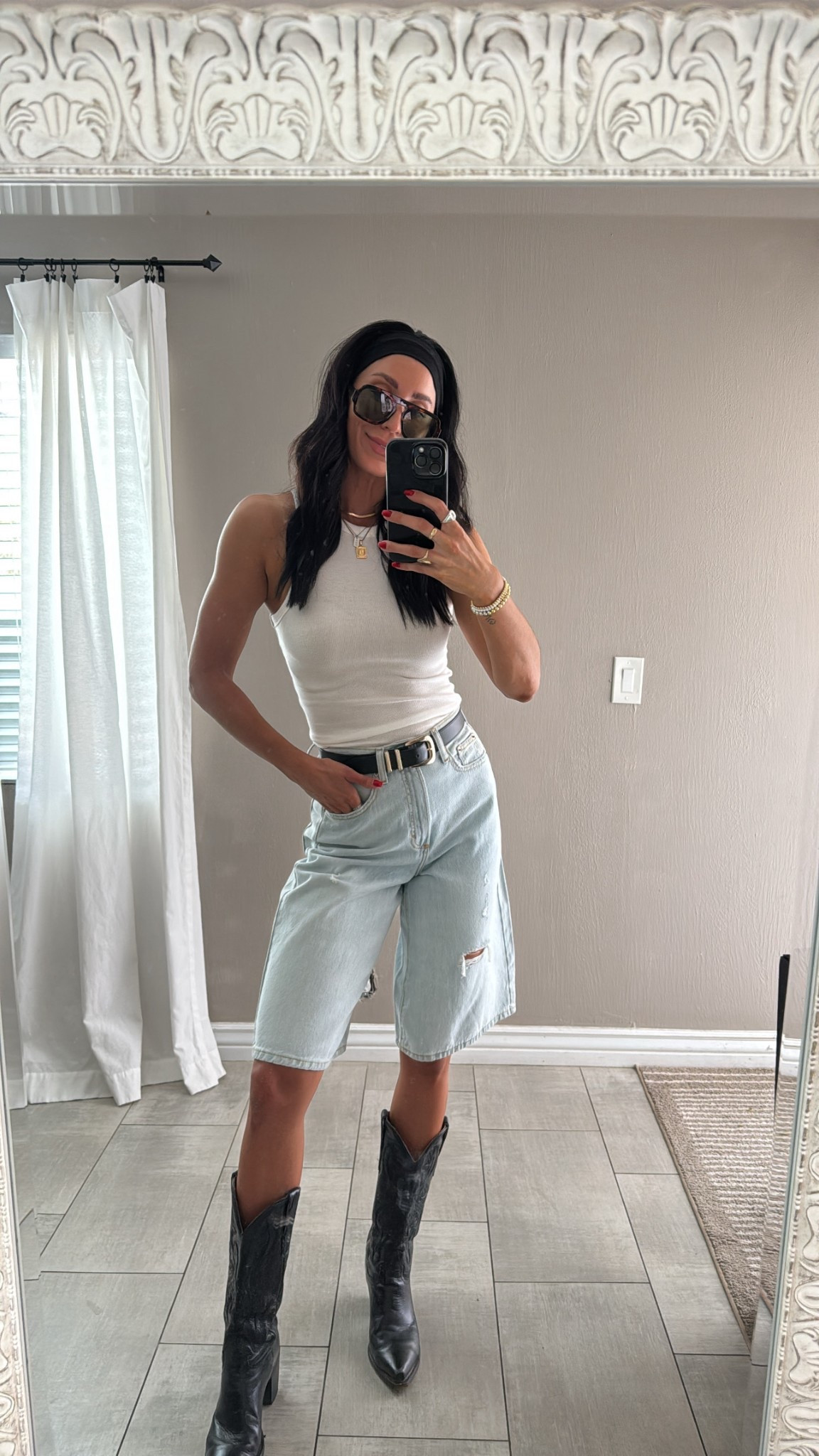 Casual fit with a western flare. I’m really into this shorts trend and they’re only $25!!

#LTKFindsUnder50 #LTKStyleTip