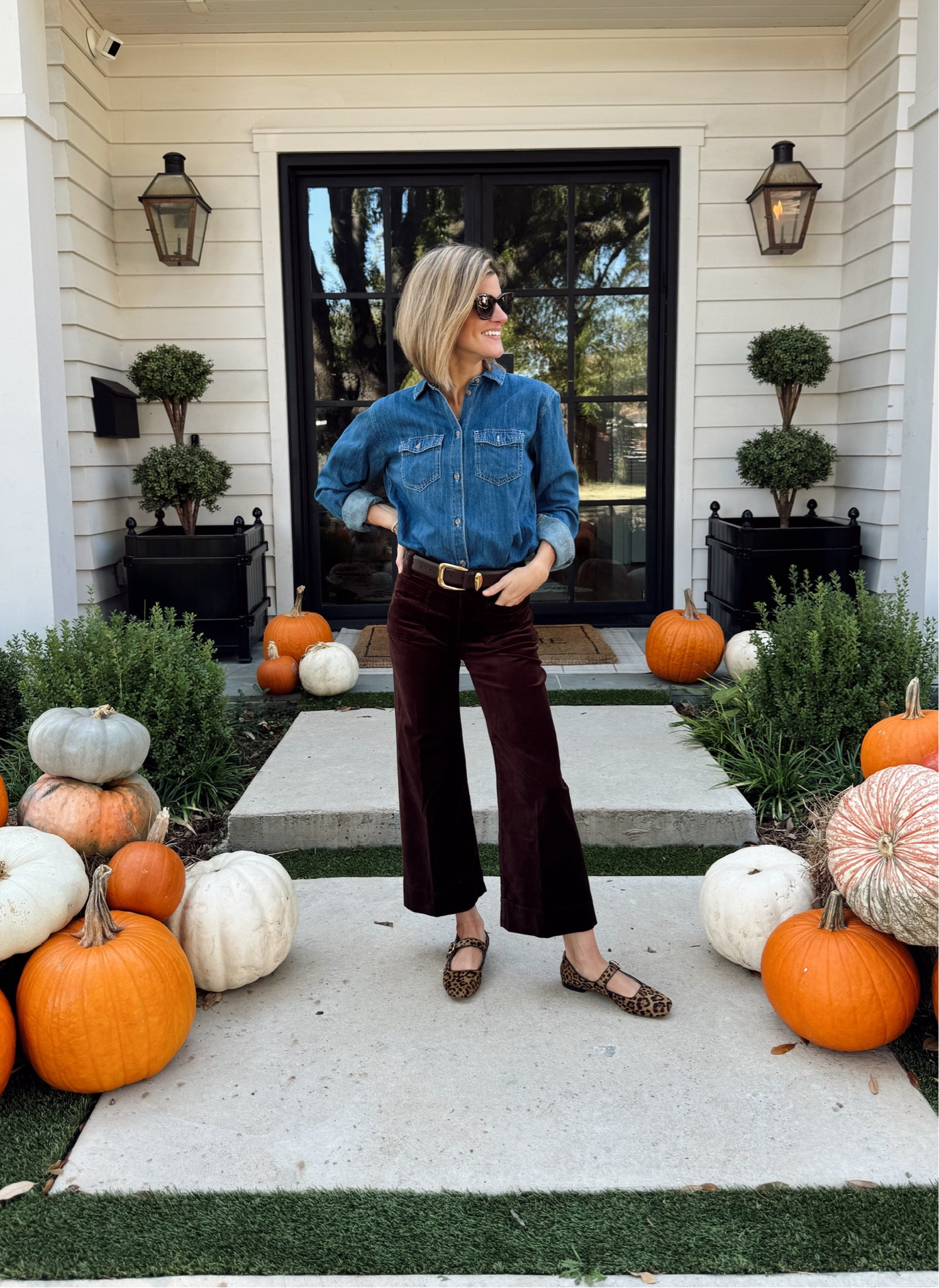 Thanksgiving outfit inspo - wearing petite length in pants and size 0 in shirt 