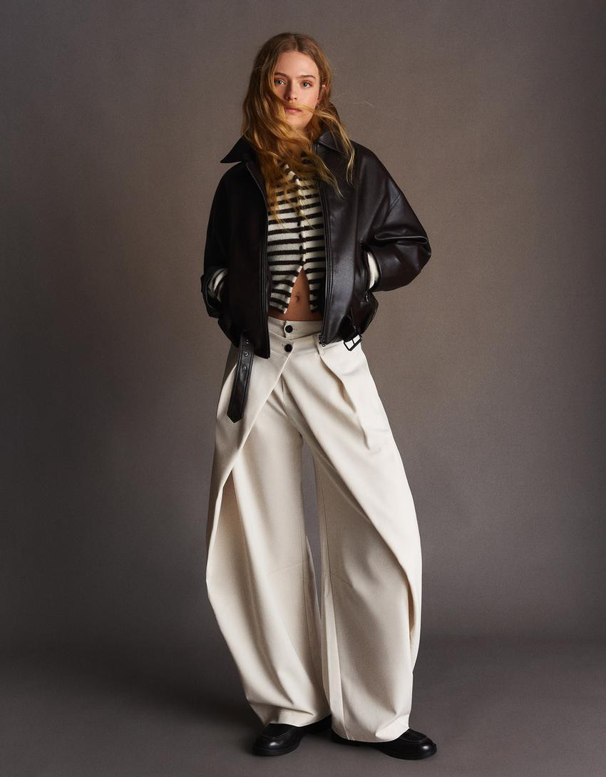 Barrel trousers with pleats - Trousers - Women | Bershka GB
