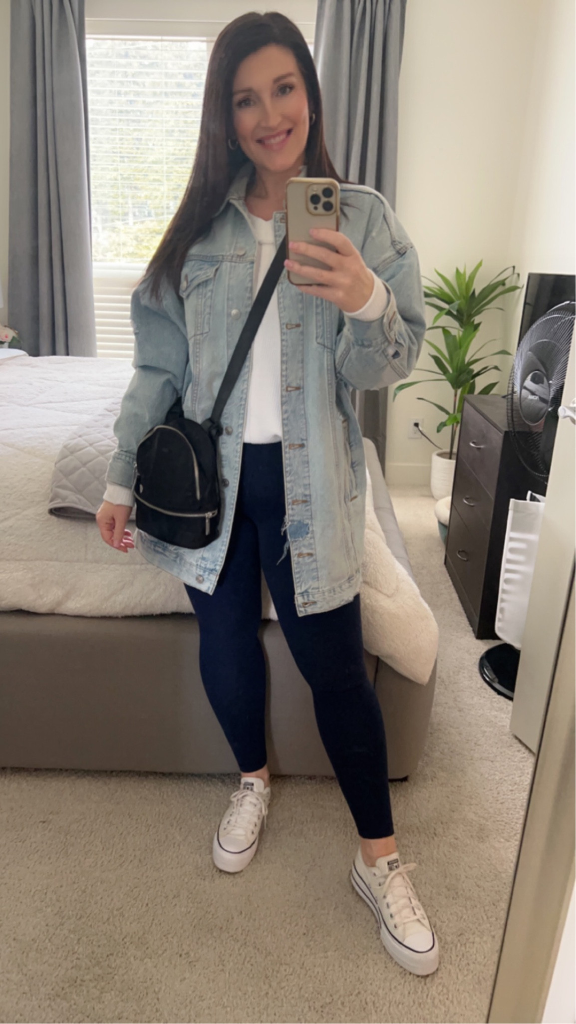 OOTD with navy butter leggings from Aritzia in a size small  