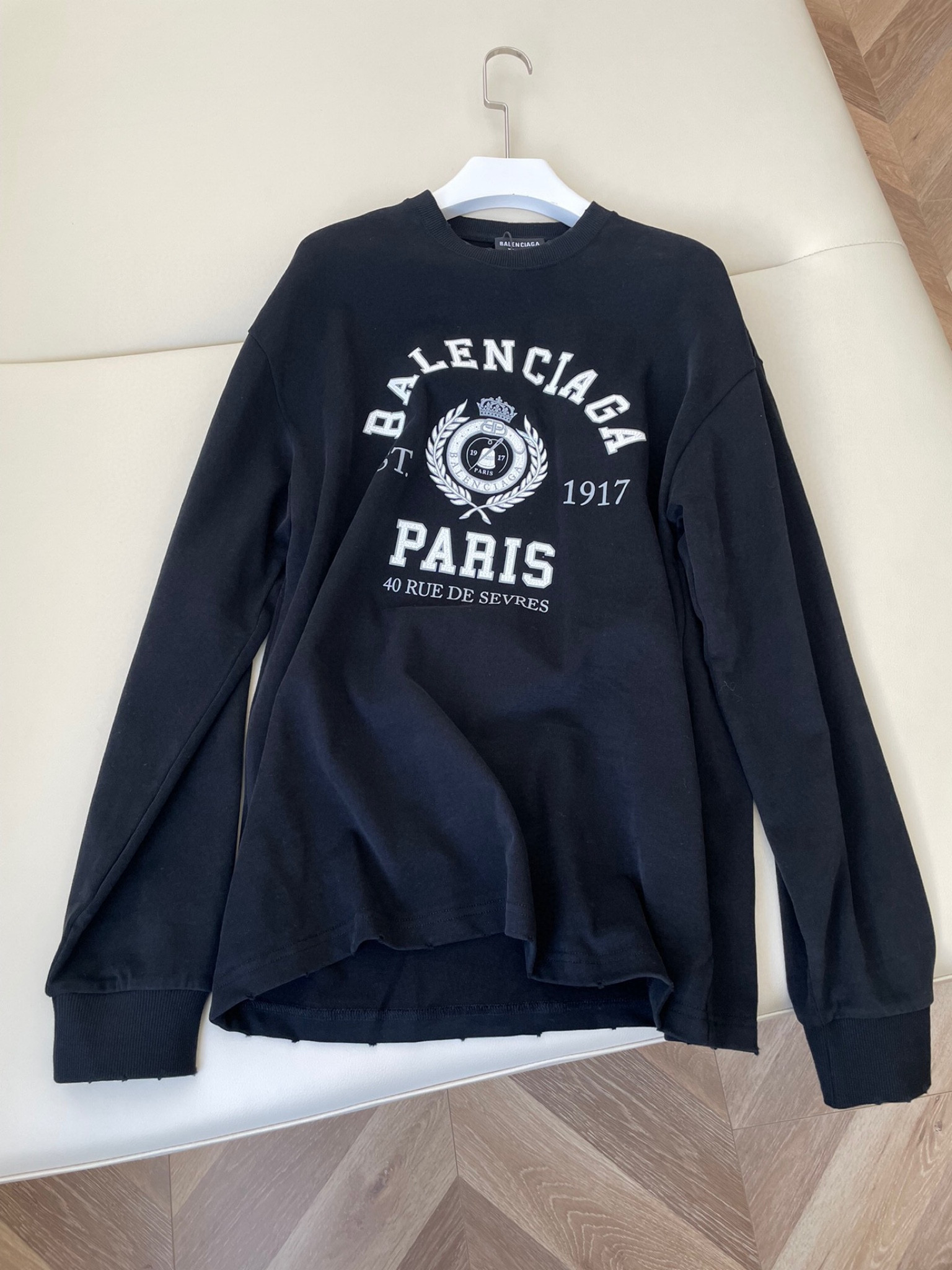 Balenciaga sweatshirt #dhgate #dhgatefinds #lixuryforless 

#LTKSeasonal #LTKU #LTKHalloween