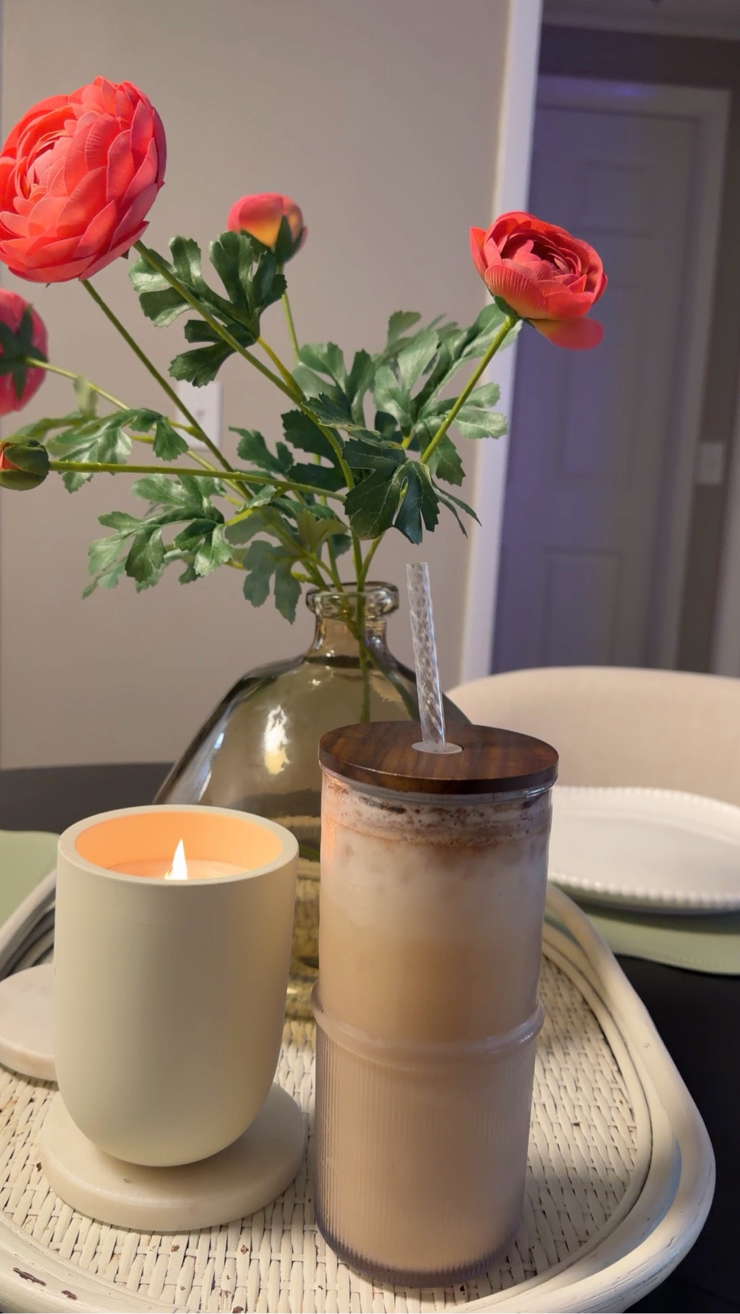 Iced coffee hoy ☕️🧸🤍
y encontré este Clear Ribbed Tritan Tumbler en @walmart que ya se volvió mi favorito para mis iced coffees simple, bonito y súper práctico 😍 

#coffee #icedcoffee


#LTKdayinmylife #LTKfoodie #LTKHome