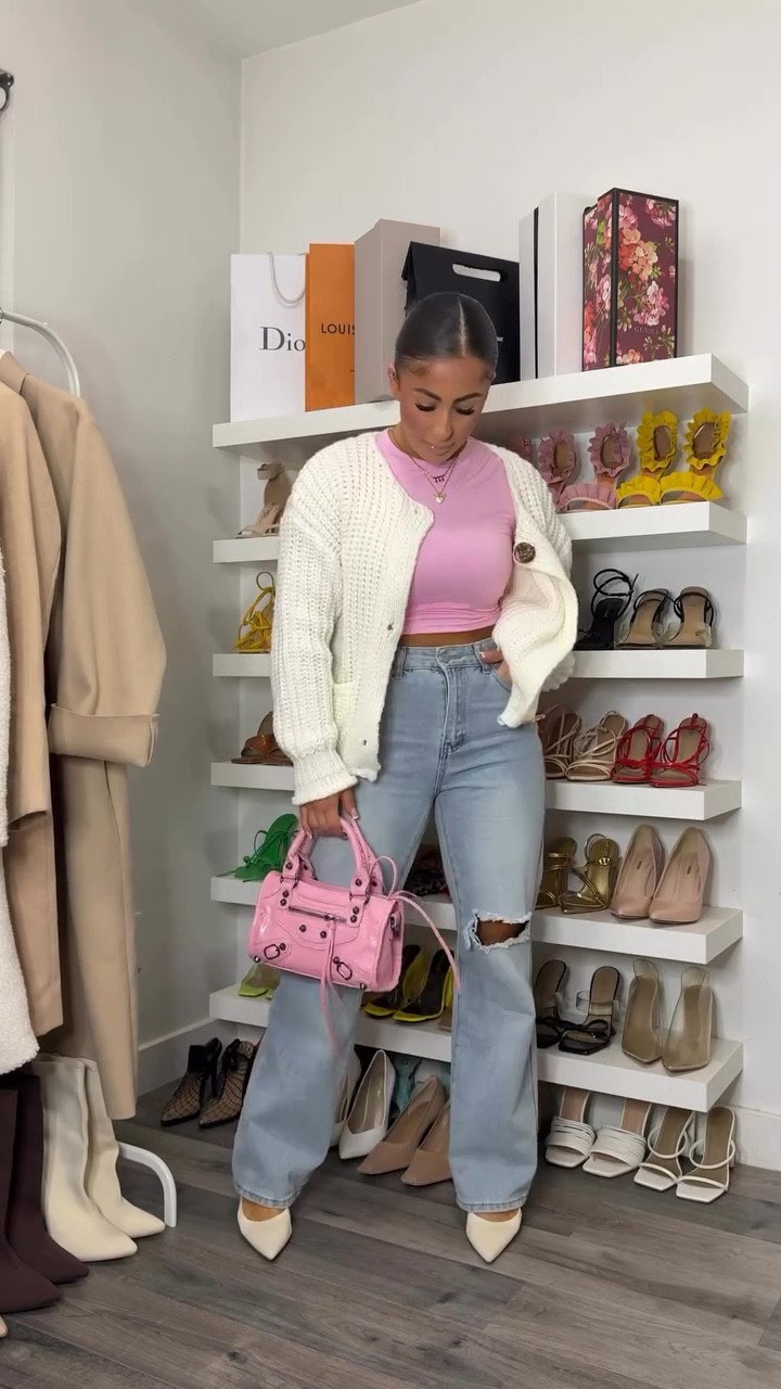 vday looks continued🩷🏹 @sheinofficial @shein_us #SHEINforAll #saveinstyle #ad 
comment “shop” to get the link directly sent to your DM🫶🏼 https://liketk.it/54Yvd

🔍 7QDBL for Valentine’s Day styles you love, & don’t forget to use Sayeh25Q1 for up to 15% off! 

outfit details: 
long sleeve top 
ID: sz2407318560294564
cardigan
ID: 45773407

save this for OOTD inspo✨
.
.
.
#reelsfashion #outfitreel #fashionreelcreator #fashion #reelsinstagram #fashionstylereels #minimalstyledaily #reelsoutfits #ootd #unreap #minimalstyle #explorepage #fashionstyle #outfitideas #stylingreel #minimalootd #falloutfits 
#outfitinspiration #neutralstyle #howtostyle #winteroutfits