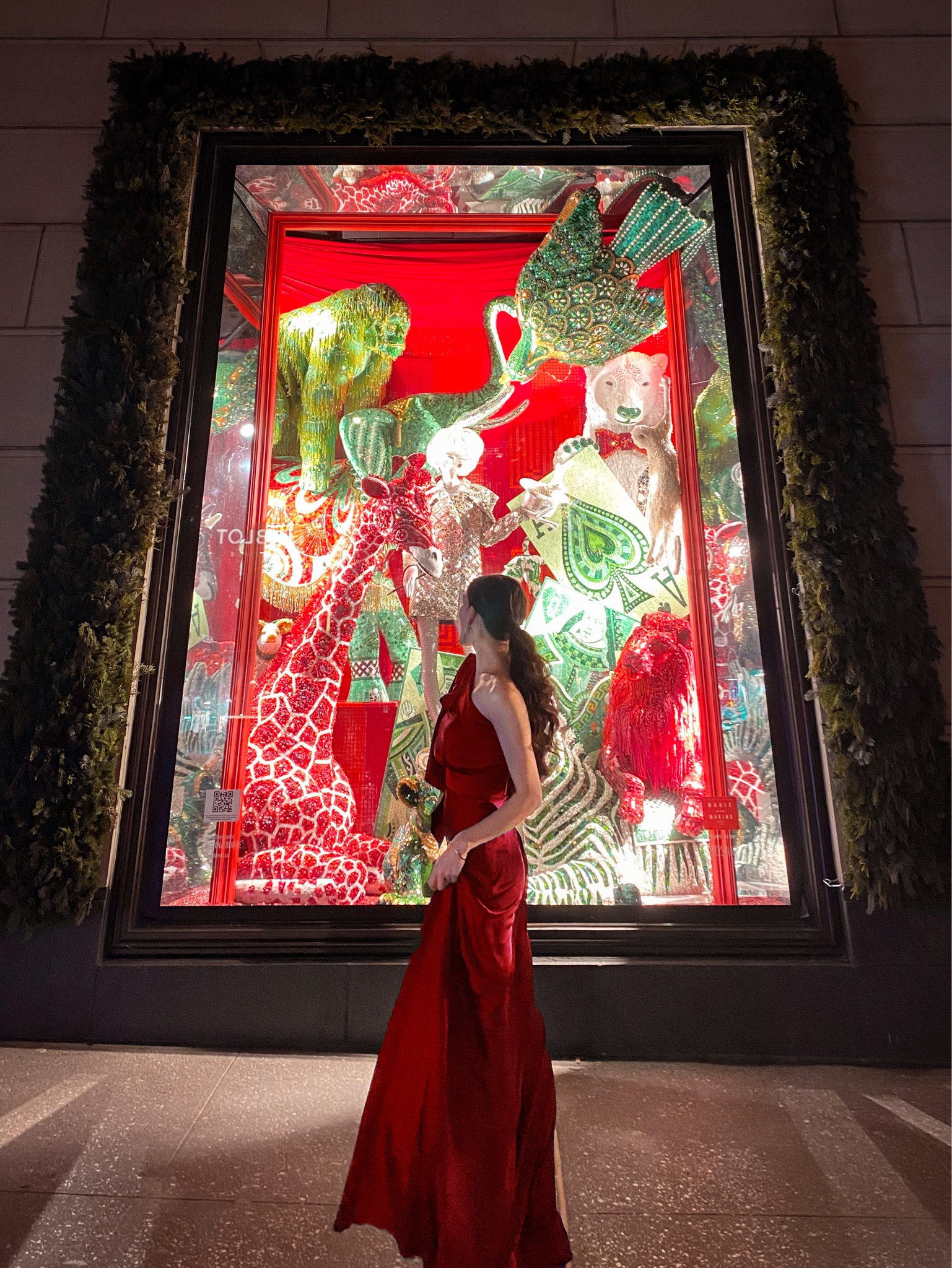 Looking for the most versatile bridesmaid dress or winter wedding guest dress that you can wear well past Christmas?

This elegant silk gown comes in TONS of colors and can even be made in custom sizes! It’s affordable silk that doesn’t wrinkle easily—what gets better than that?

It’s perfect for a black tie wedding, holiday party, or just a night out playing dress up (like I am at Bergdorf Goodman in NYC here!)

To shop, follow me on LTK @eva_phan and screenshot this post



#LTKHoliday #LTKSeasonal #LTKwedding