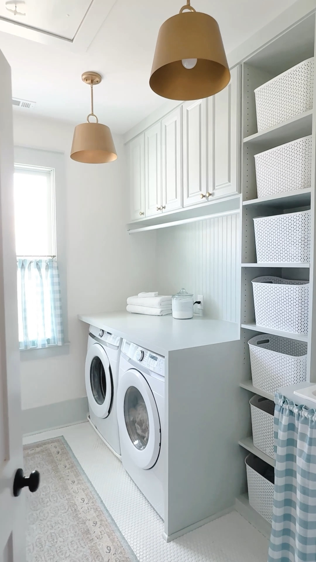 Doing laundry just got a major glow up 🌟 Our new brass pendants from @urbanambiancesocial completely transformed our space in the best way! #ad #urbanambiance
Laundry room, pendants, brass pendants, lighting 

#LTKHome #LTKFindsUnder100 #LTKSaleAlert