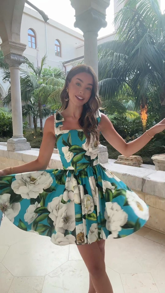 Last dinner in Italy 😭

This floral dress by Dolce & Gabbana is so cute! 

#LTKSeasonal #LTKShoeCrush #LTKStyleTip