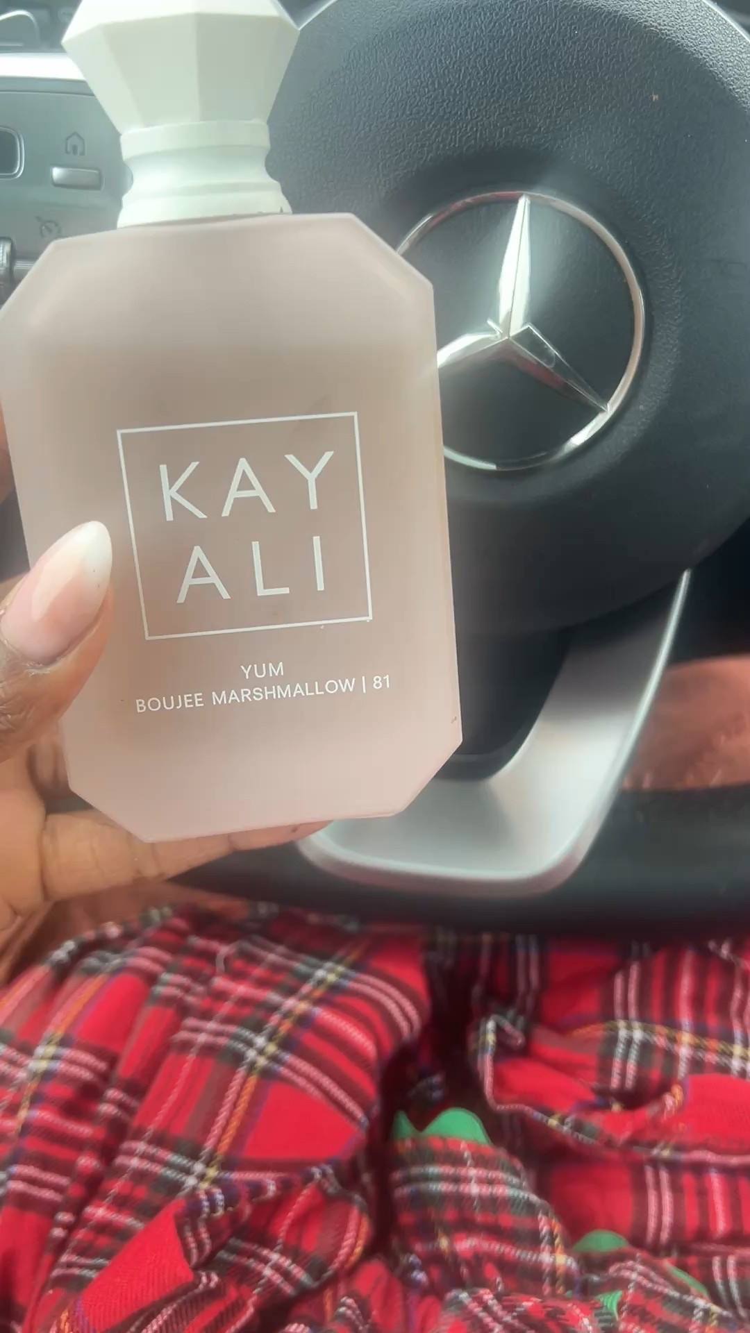 ‘Tis the season for gifting great smelling perfum 😍 you can still pick this up in time for Christmas! 