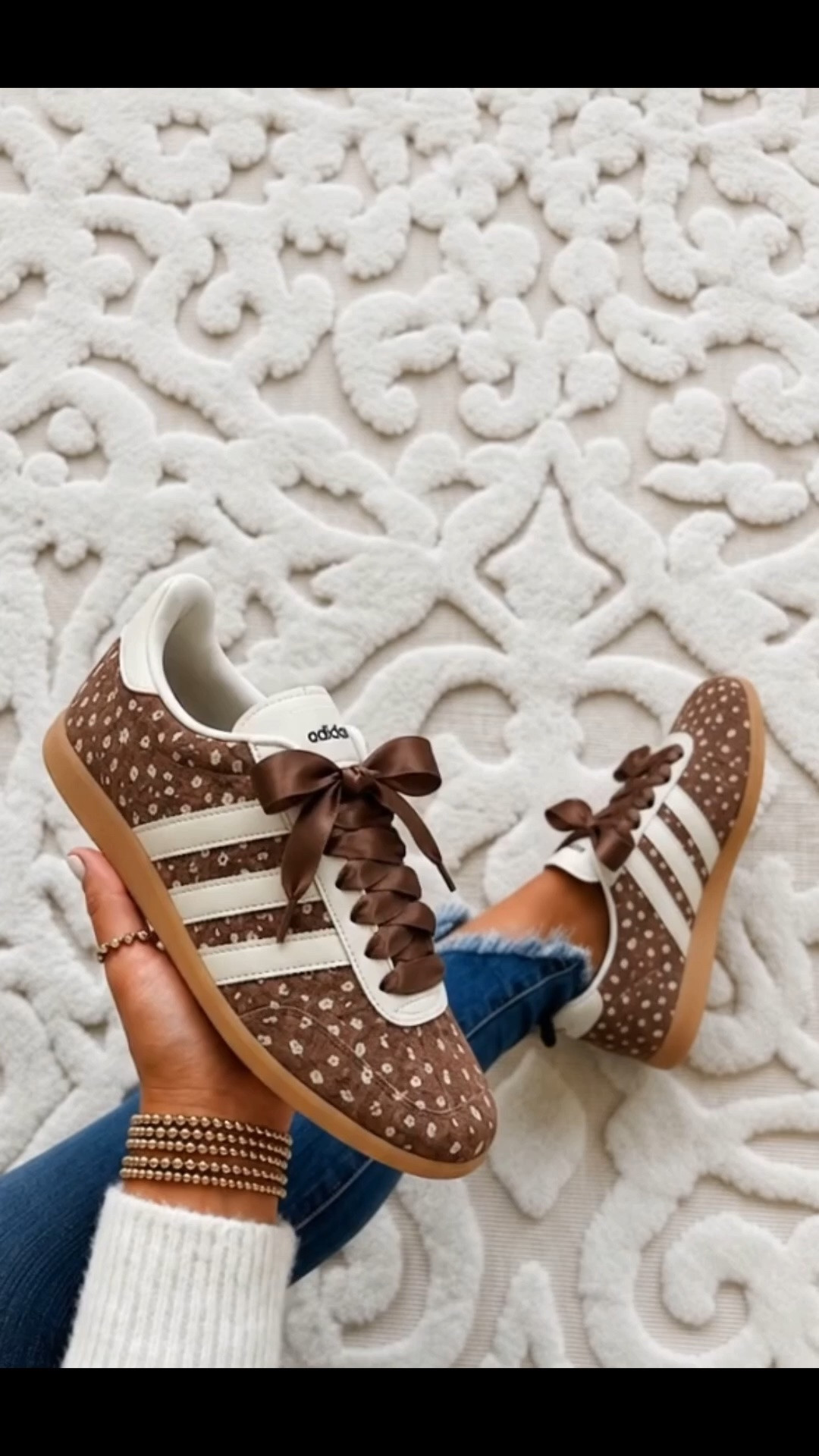 The Adidas Barreda LO Shoes are the sweetest everyday sneakers with a true tosize fit, featuring the cutest fawn inspired print that adds the perfect girly touch to any outfit.