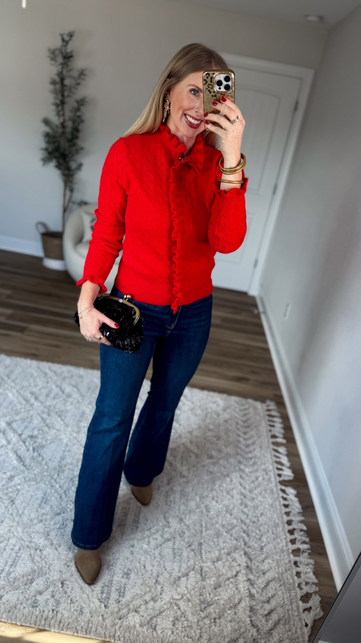 Weekend Walmart Wins try-on
Ruffle Pointelle cardigan- medium 
Flare jeans- 6
Sequin clutch

#LTKootd