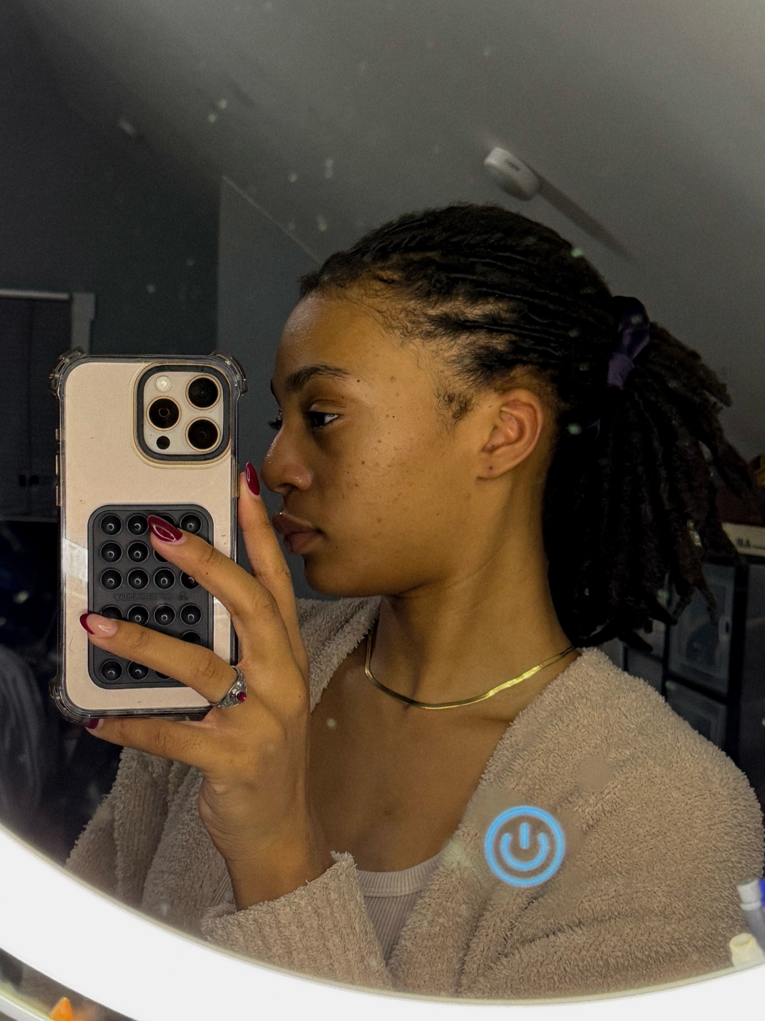 remove my lashes 💆🏽‍♀️

#LTKFindsUnder50 #LTKBeauty