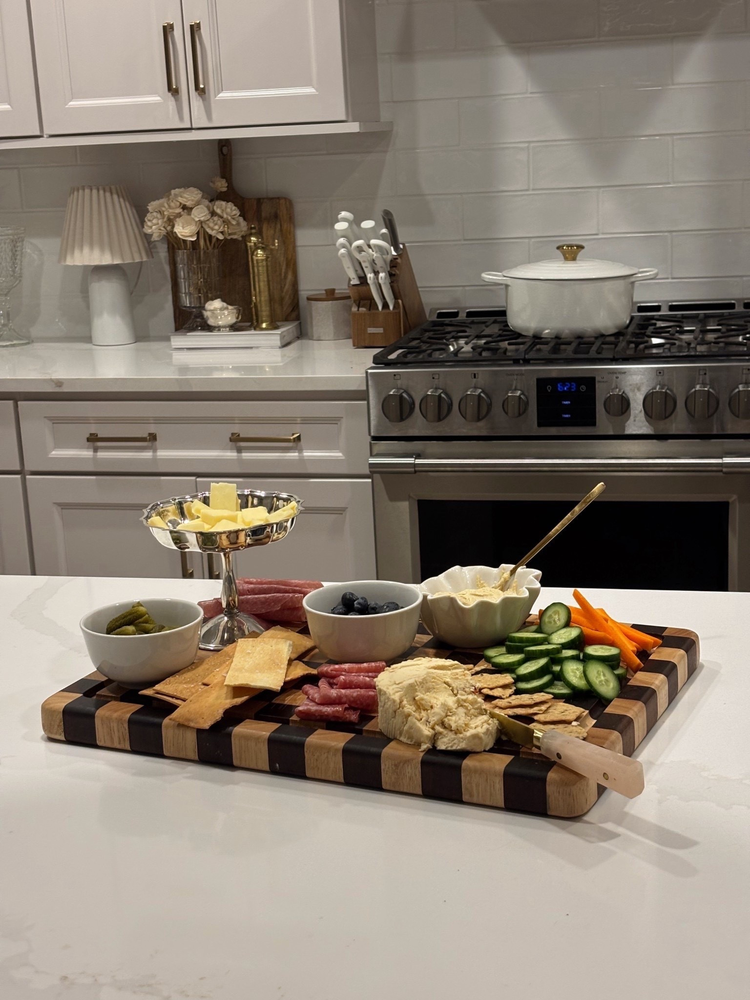 happy hour snack board 🤍



Foodie, snacking, hosting, charcuterie, cutting board, veggies, bites, kitchen, sidneymarieduke

#LTKfoodie #LTKHome