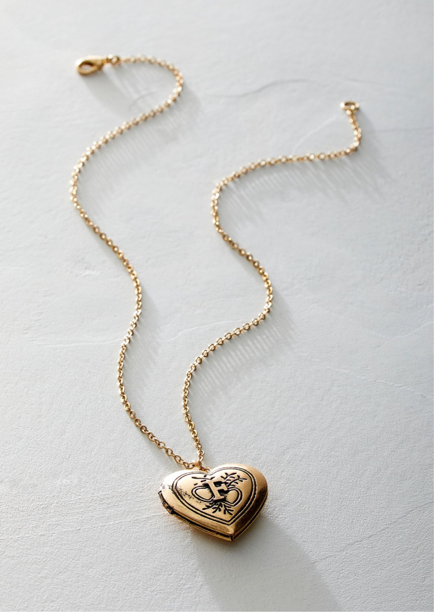 The cutest heart locket!!

#LTKGiftGuide
