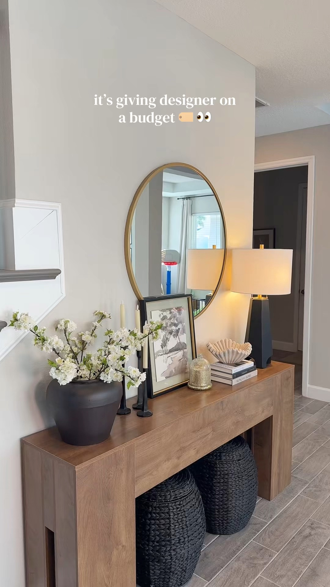 It’s giving designer without the price tag 🏷️ 

#entryway #entrywaytable #entrywaymakeover #entrywayinspo #luxuryonabudget

#LTKHome