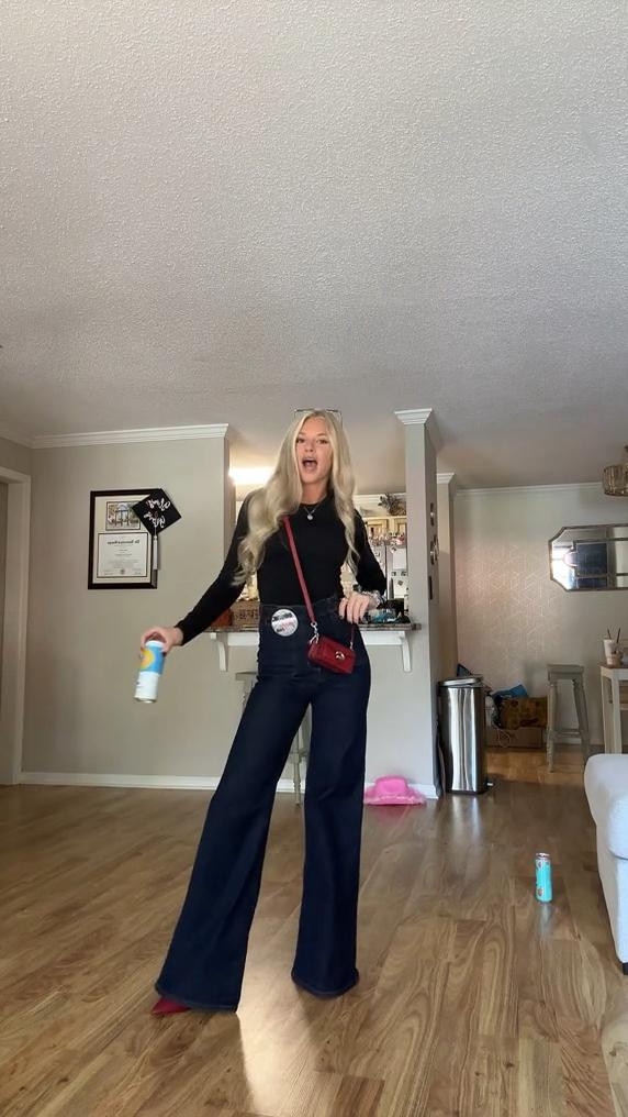 Georgia game outfit of the day! These pants are so cute and fit perfectly! #ootd #gameday #jeans #alovesa #goodamerican #dillards #coach #denim #schutz #slay 

#LTKShoeCrush #LTKVideo #LTKFindsUnder100