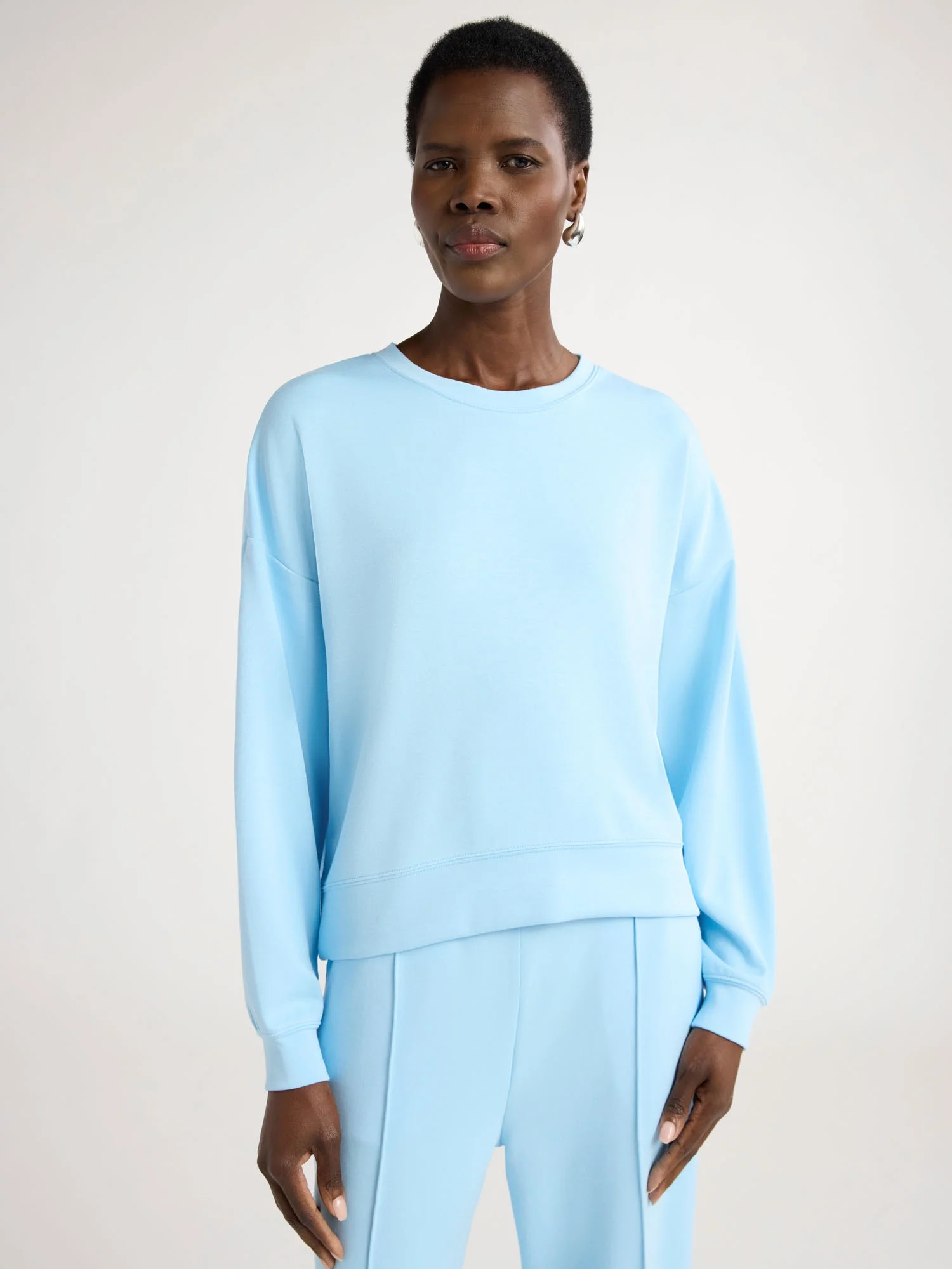 Scoop Women's and Women's Plus Ultimate ScubaKnit Cropped Sweatshirt with Drop Sleeves, Size XS-4... | Walmart (US)