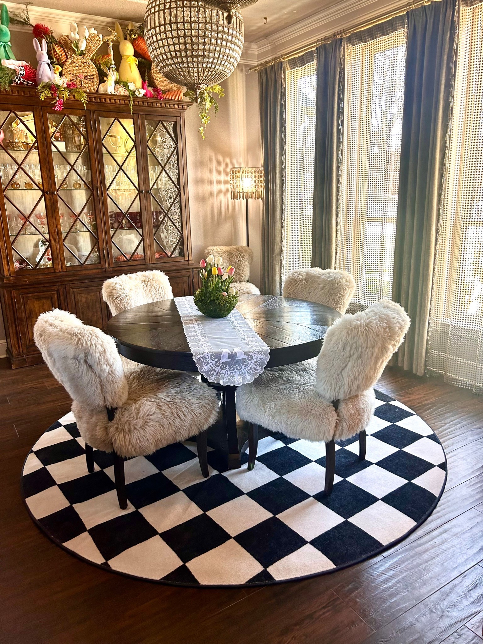 This rug is the perfect POP to add to the dining room or any room in your home! Plus it’s washable. What a win!

#LTKU #LTKHome