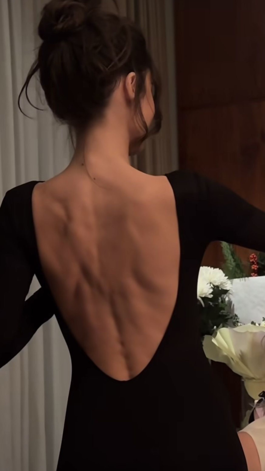 Turn heads in this elegant low-back long sleeve dress — the perfect blend of sexy and chic for dinner parties, cocktail events, or a romantic date night. #ElegantEveningWear #ChicStyle #CocktailDressGoals #DateNightOutfit

#LTKParties #LTKFindsUnder100 #LTKFestival