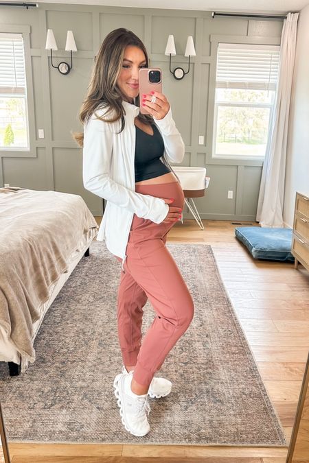 #amazon #athleisure #maternity 
Wearing size medium in the stretchiest and most buttery soft joggers I have ever worn! Great for the bump & after! 

#LTKfitness #LTKbump #LTKActive
