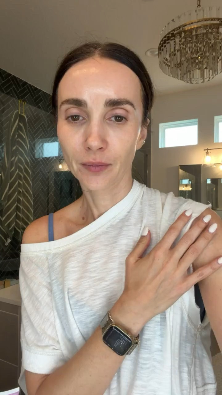 These self tanning drops have become a staple in my routine. Its a natural looking glow without the commitment of a full self tanner. They’re easy to use, and perfect for keeping your skin looking sun kissed year round.

Self tanning drops, Skincare favorites, Glowing skin, Beauty routine, Sun kissed glow, Self tanner, Clean beauty, Summer beauty, Skincare essentials, Natural tan, Beauty finds, Everyday glow, annabrstyle

#LTKBeauty #LTKselfcare #LTKSeasonal