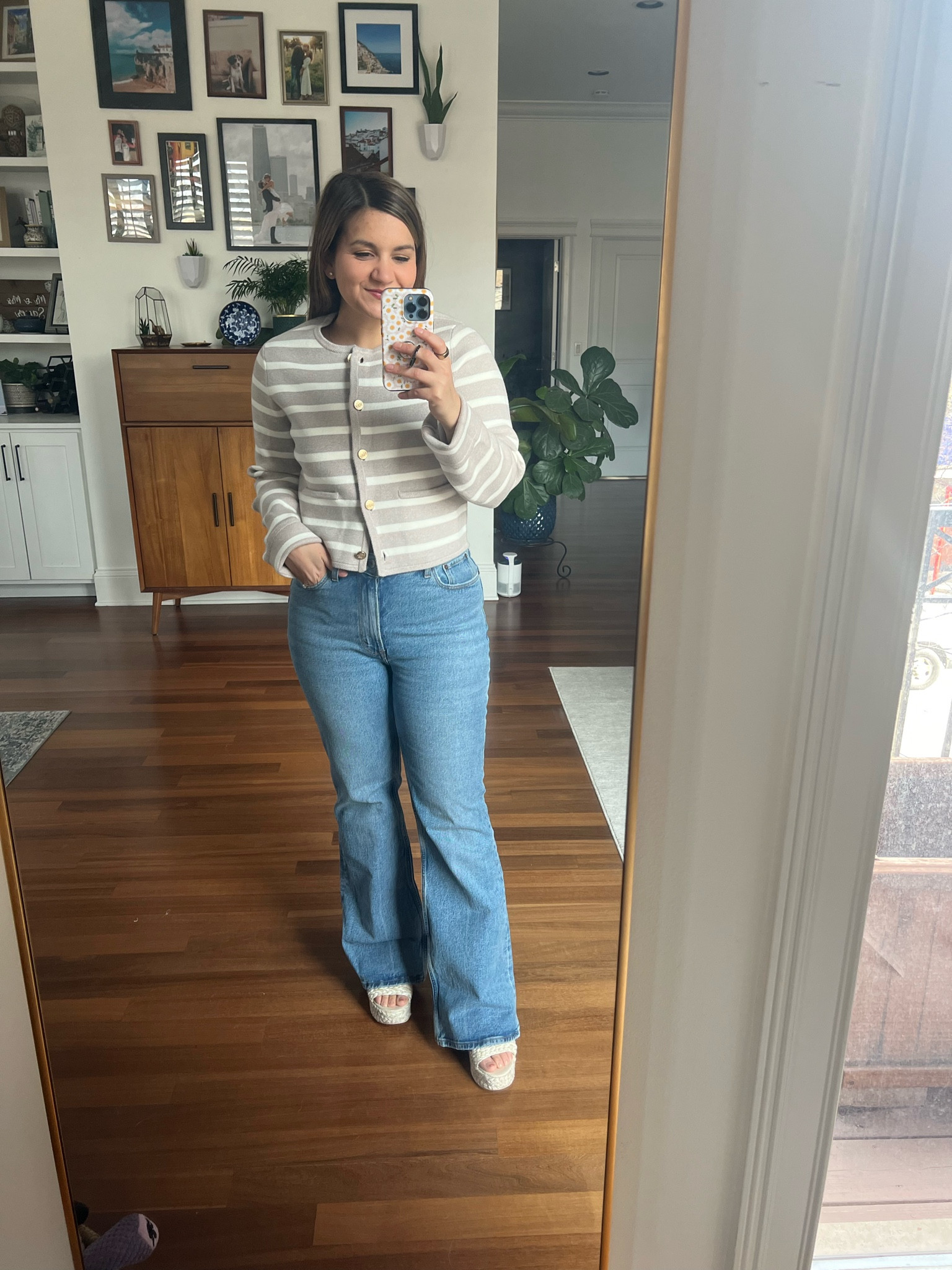 I don’t like these jeans on me but this sweater jacket is really cute! I got a size small and the sleeves are too long otherwise it runs true to size.

#LTKfindsunder100 #LTKstyletip #LTKSeasonal