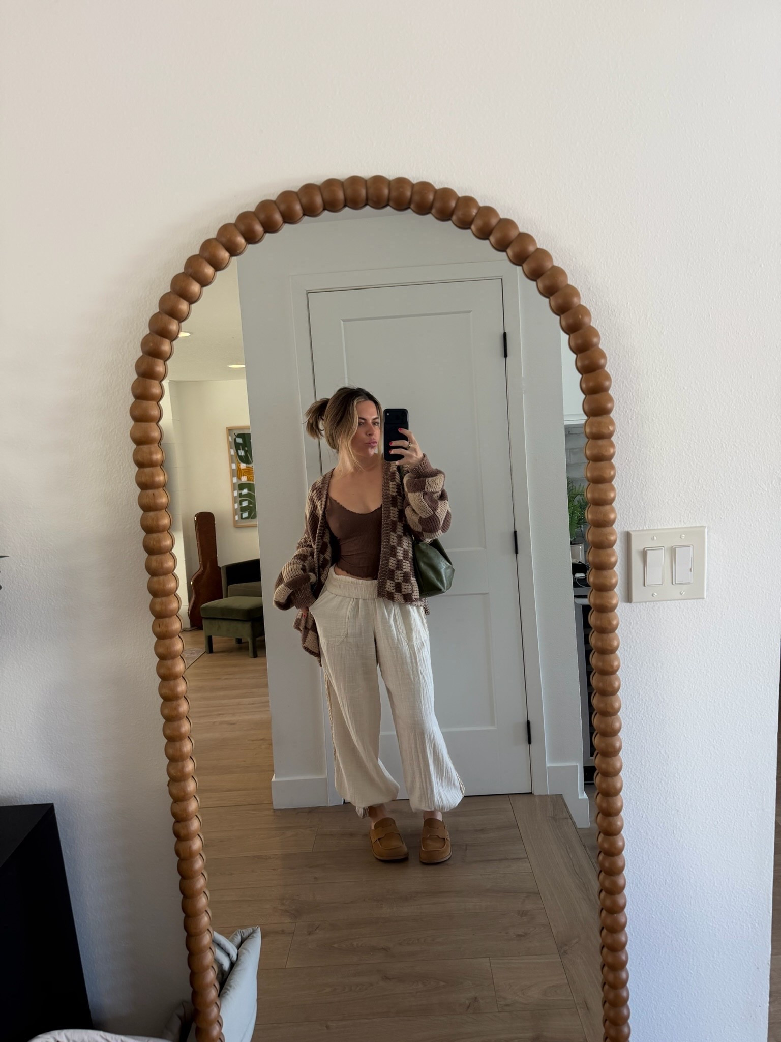 OOTD! My pants are sold out Aerie 🤎

#LTKSeasonal #LTKFindsUnder50 #LTKootd