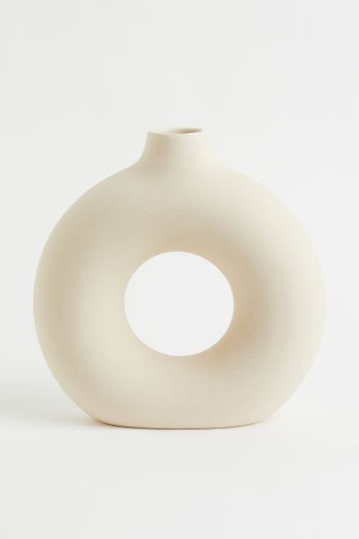 Large, circular ceramic vase. Diameter 11 3/4 in., total height 12 1/4 in. Diameter of opening 2 ... | H&M (US + CA)