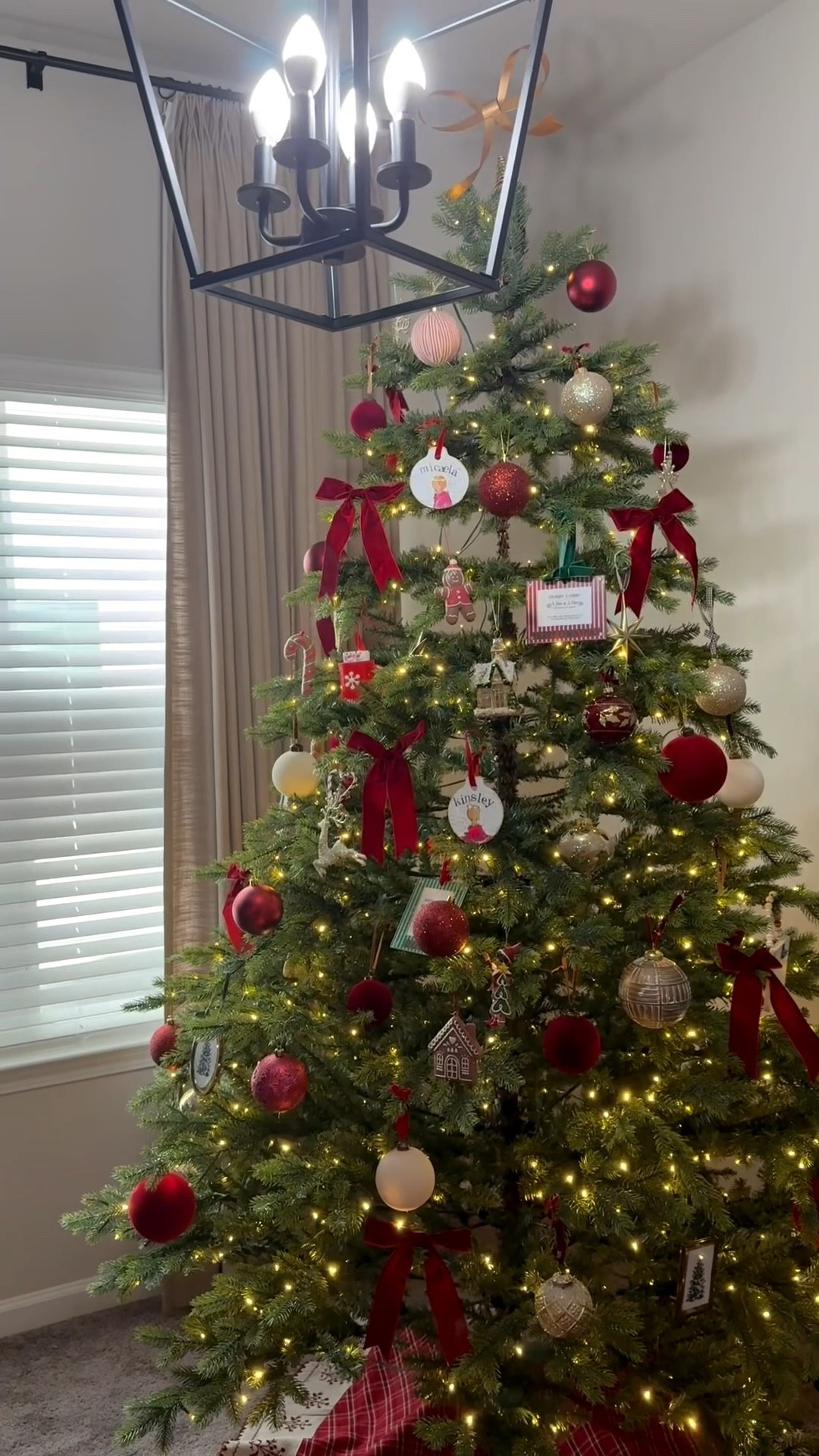 It's the most wonderful time of the year again & I'm loving my 7.5ft pre-lit Rushmore Fir @kingofchristmas tree❤️ (gifted). So excited to decorate for the holidays!


#kingofchristmas #christmasseason #christmastree #treedecorating #ad #gifted #homesweethome #kingofchristmastree

#LTKHome #LTKHoliday #LTKStyleTip