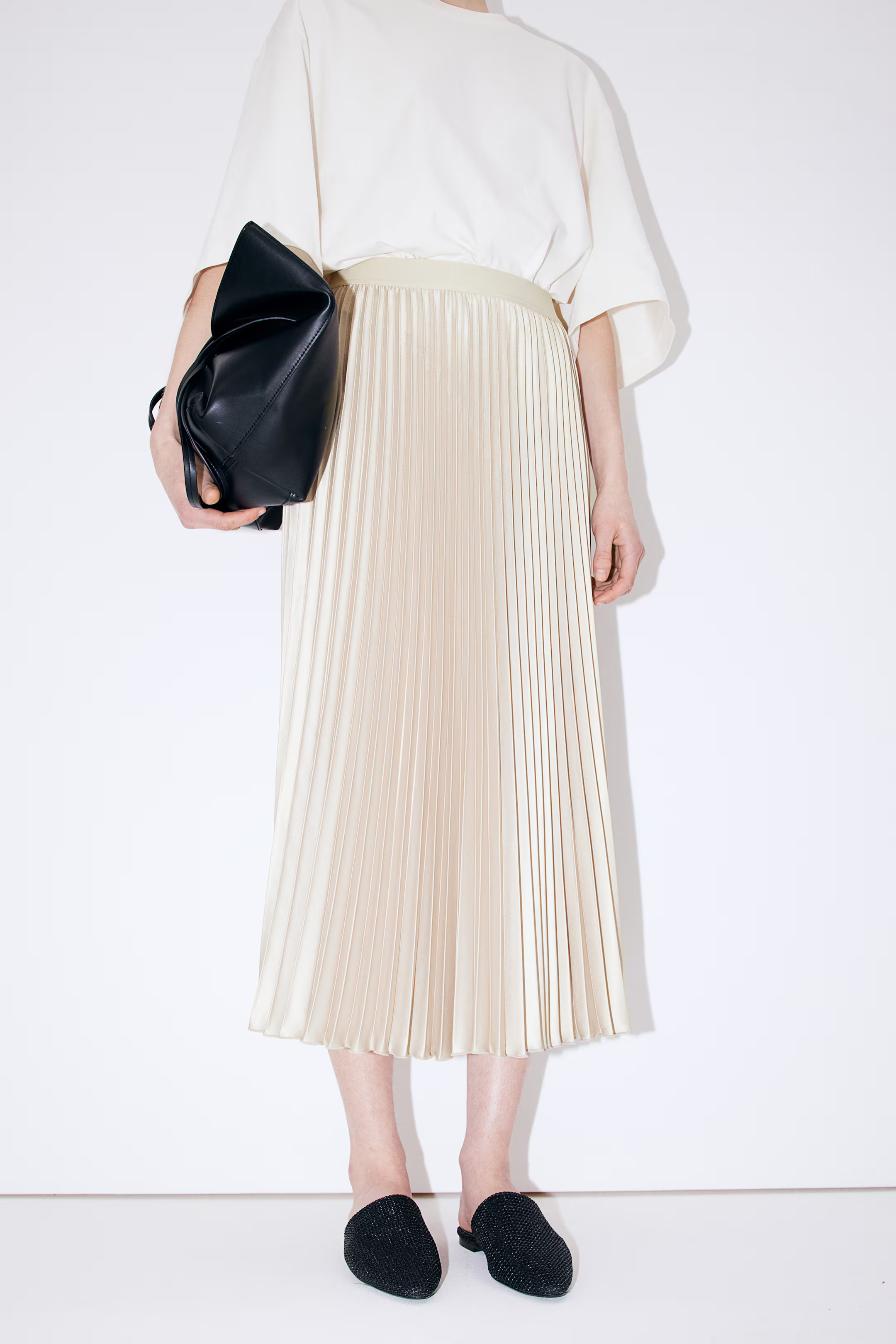 Pleated skirt | H&M (UK, MY, IN, SG, PH, TW, HK)