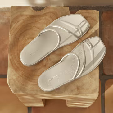 Women's Miami Metallic Toe Loop Sandal | Crocs (US)