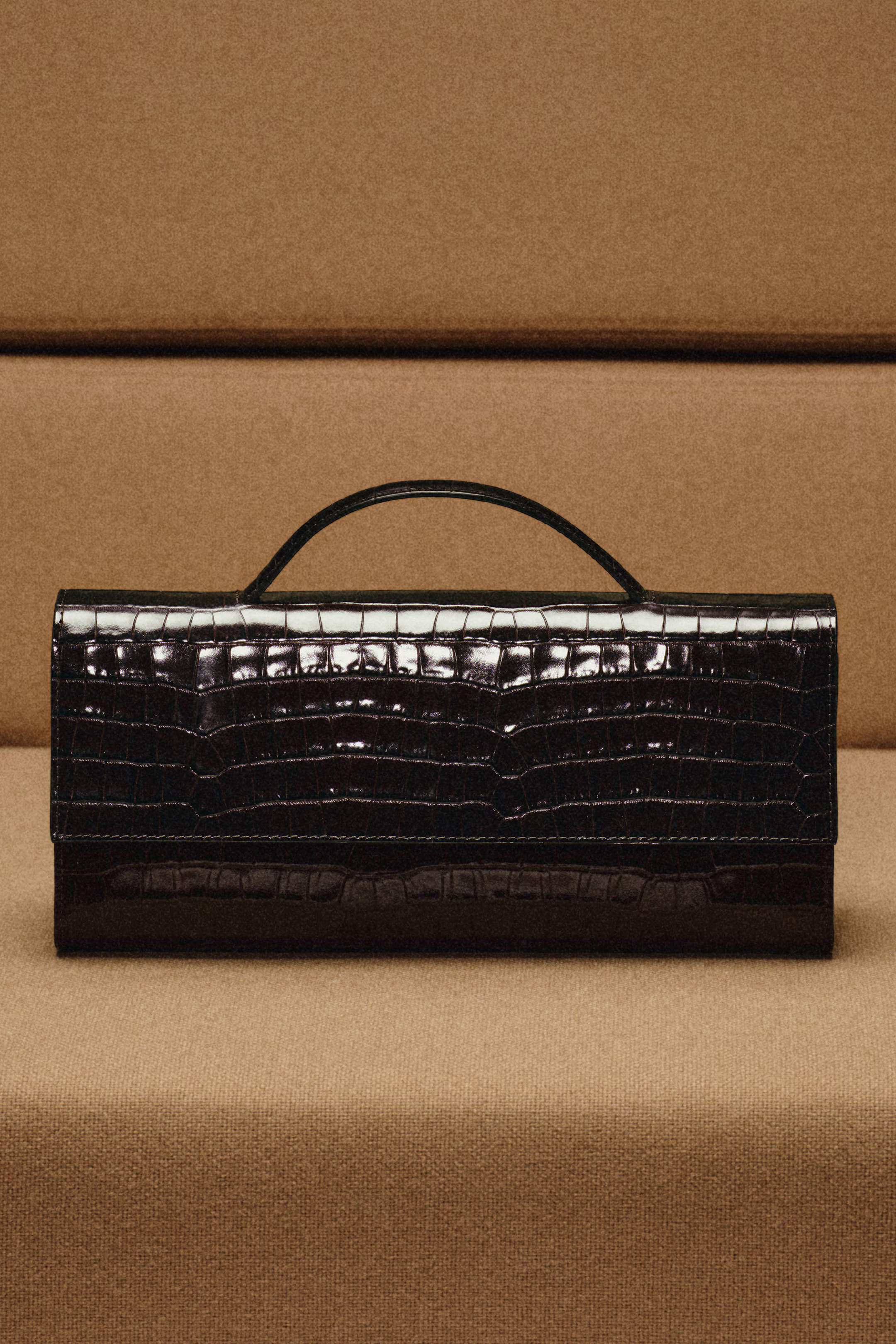 GALLERY CLUTCH BAG - CROCODILE-EFFECT LEATHER - BROWN | COS US | COS (US)