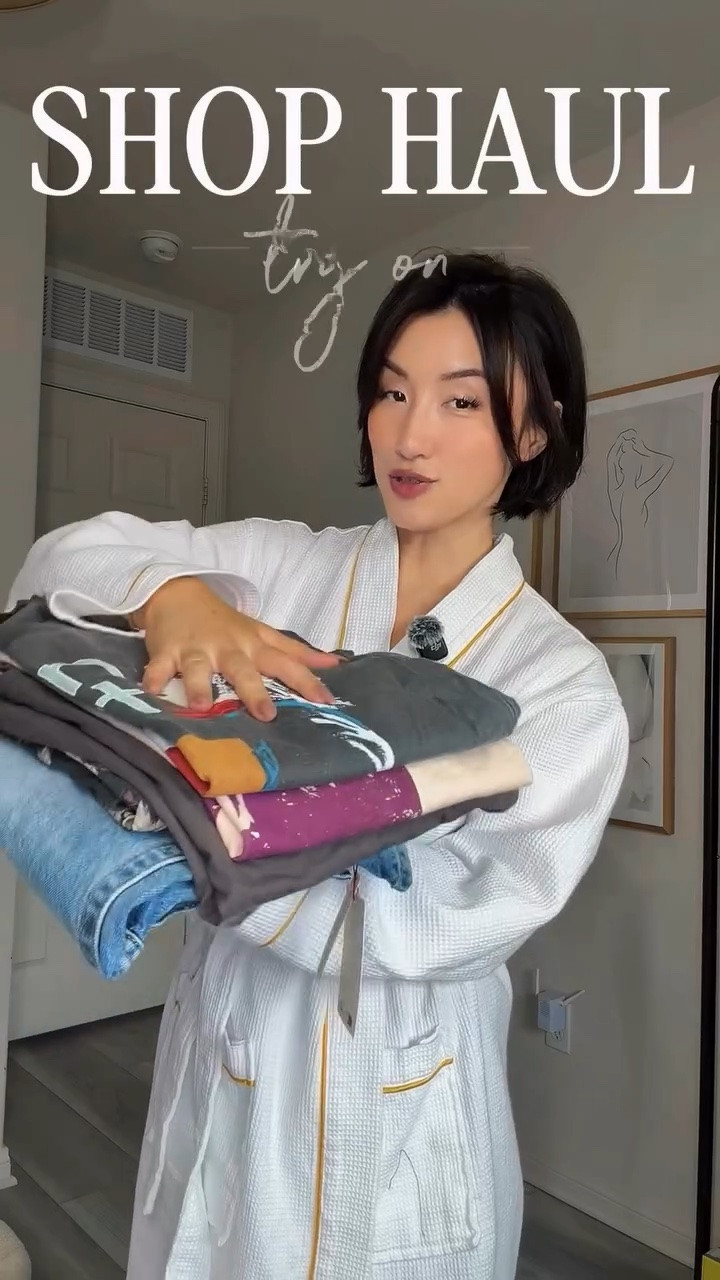 **Style over 40 – Shop Haul + Try On 👖✨**

If there’s one casual outfit combo I’ll never retire, it’s a good **graphic tee + comfortable jeans**. 🤍 Easy, nostalgic, and you can completely change the vibe depending on the fit.

For this Urban Outfitters haul, I picked out **4 graphic tees**, each with a slightly different cut and fit—from more relaxed and oversized to fitted—because sometimes the tee really does determine the whole look. ✨

Paired them all with these **BDG relaxed low-rise wide-leg jeans**, which give me that easy 2000s feel without looking like I’m trying to recreate my entire wardrobe from 20 years ago. 😂

Over 40 or not, some outfit formulas are classics for a reason. Which graphic tee vibe are you—fitted or oversized? 👀

#StyleOver40 #GraphicTeeStyle #UrbanOutfitters #CasualOutfitIdeas #FashionOver40

#LTKootd #LTKOver40 #LTKgrwm