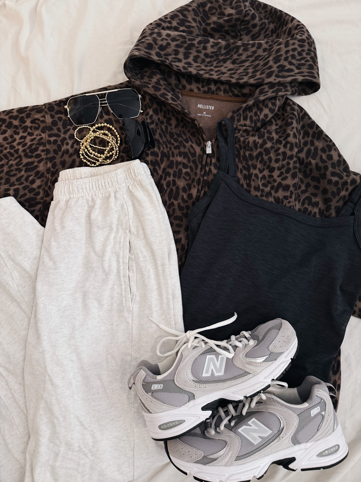 lazy day fit! 🐆🍒🌟🖤

#LTKShoeCrush #LTKActive #LTKStyleTip