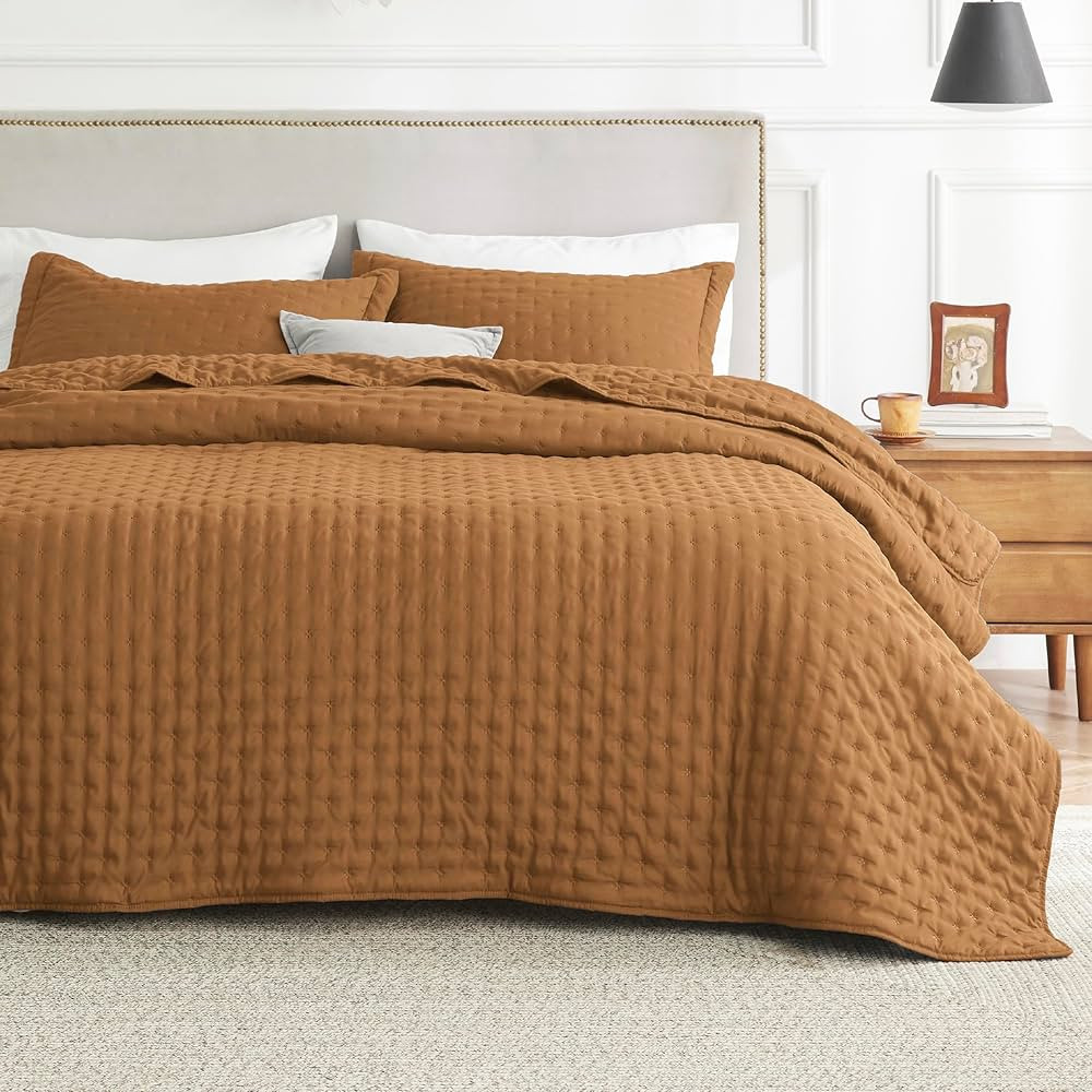 Bedsure Quilts Queen Size - Soft Ultrasonic Queen Quilt Bedding Set - Honey Ginger Bedspread Cove... | Amazon (US)