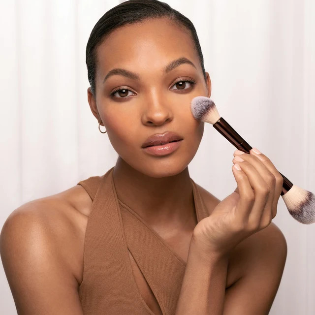 Veil™ Powder Brush | Hourglass Cosmetics