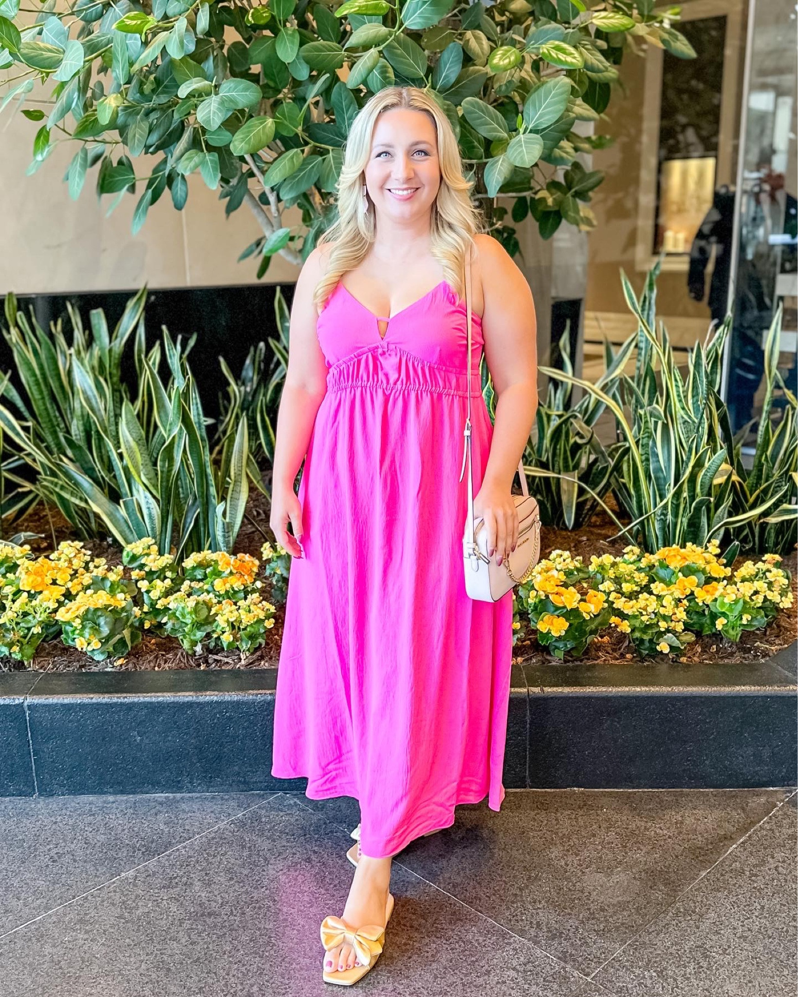 I loved this dress from target! So cute & comfy! I’m 5’5 ish, 195lbs, & purchased a size L. #midsizefashion #midsizewomen #houstonmom

#LTKFind #LTKunder50 #LTKcurves