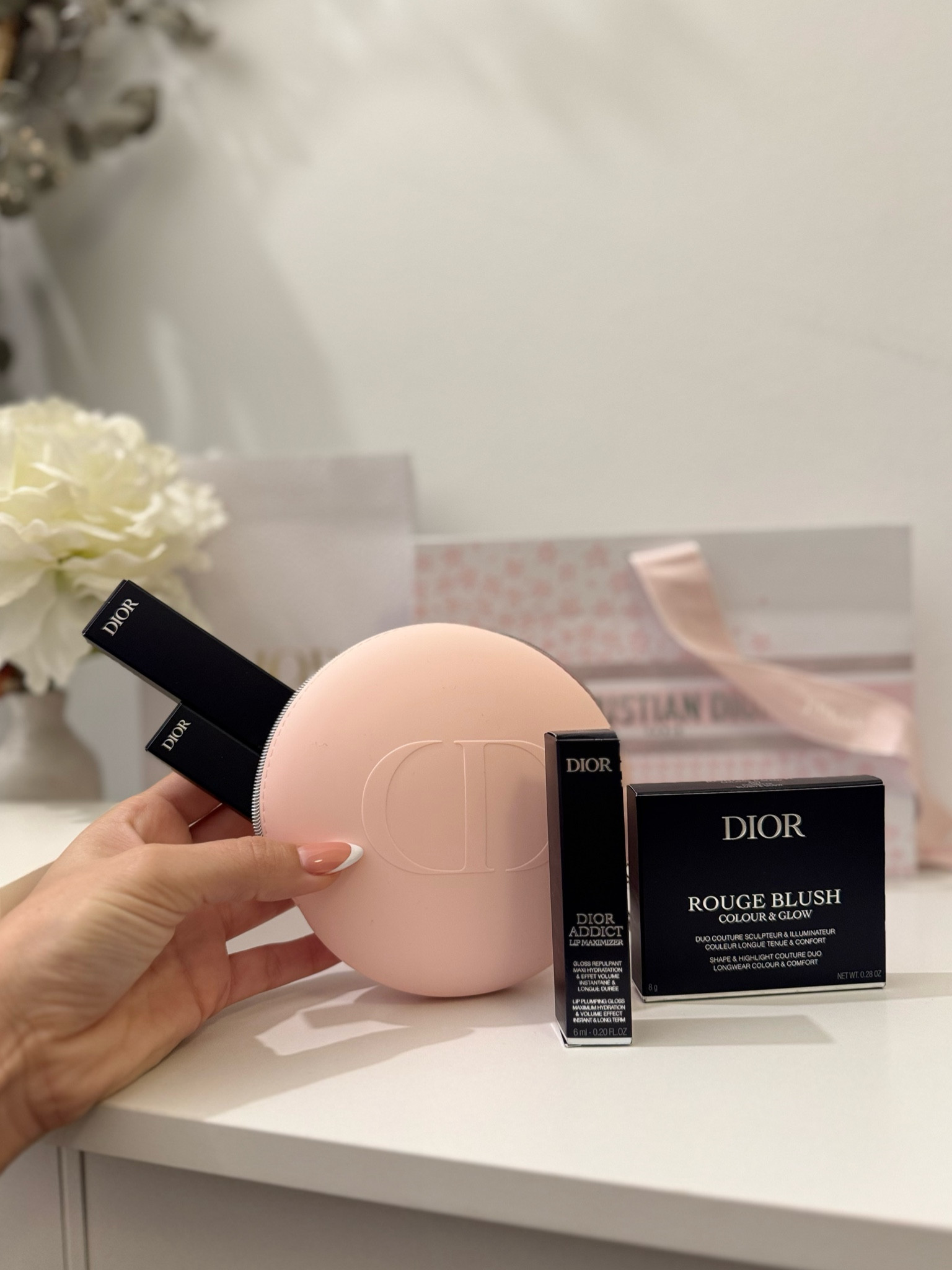 New! Dior make up ✨💕

#spring #makeup #diormakeup #luxurymakeup #lipmaximiser #lipliner #bronzer #blush #warmblush #illuminator #highlighter #eyepencil #glow #goldeyepencil #darklipliner 


#LTKluxury #LTKbeauty #LTKdatenight