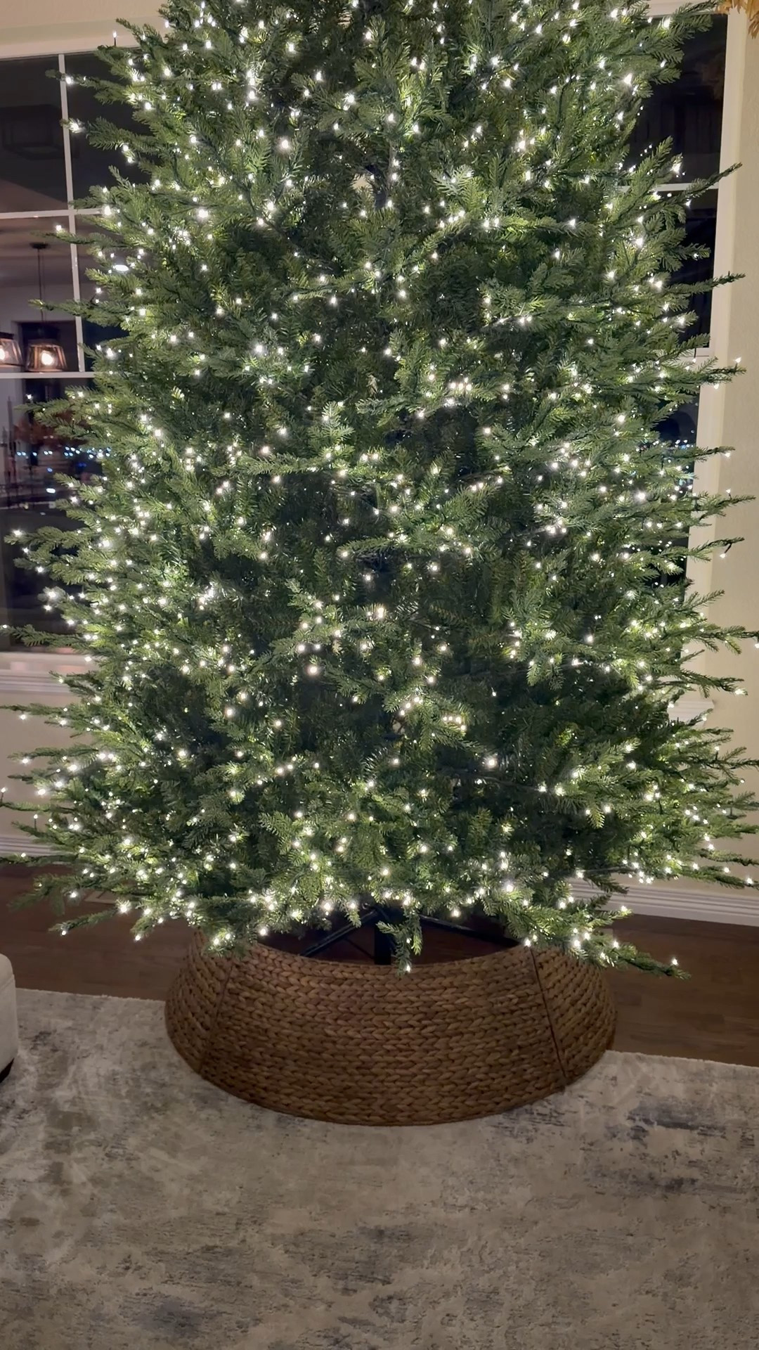 Viral tree and tree skirt

#LTKHome #LTKSeasonal #LTKHoliday