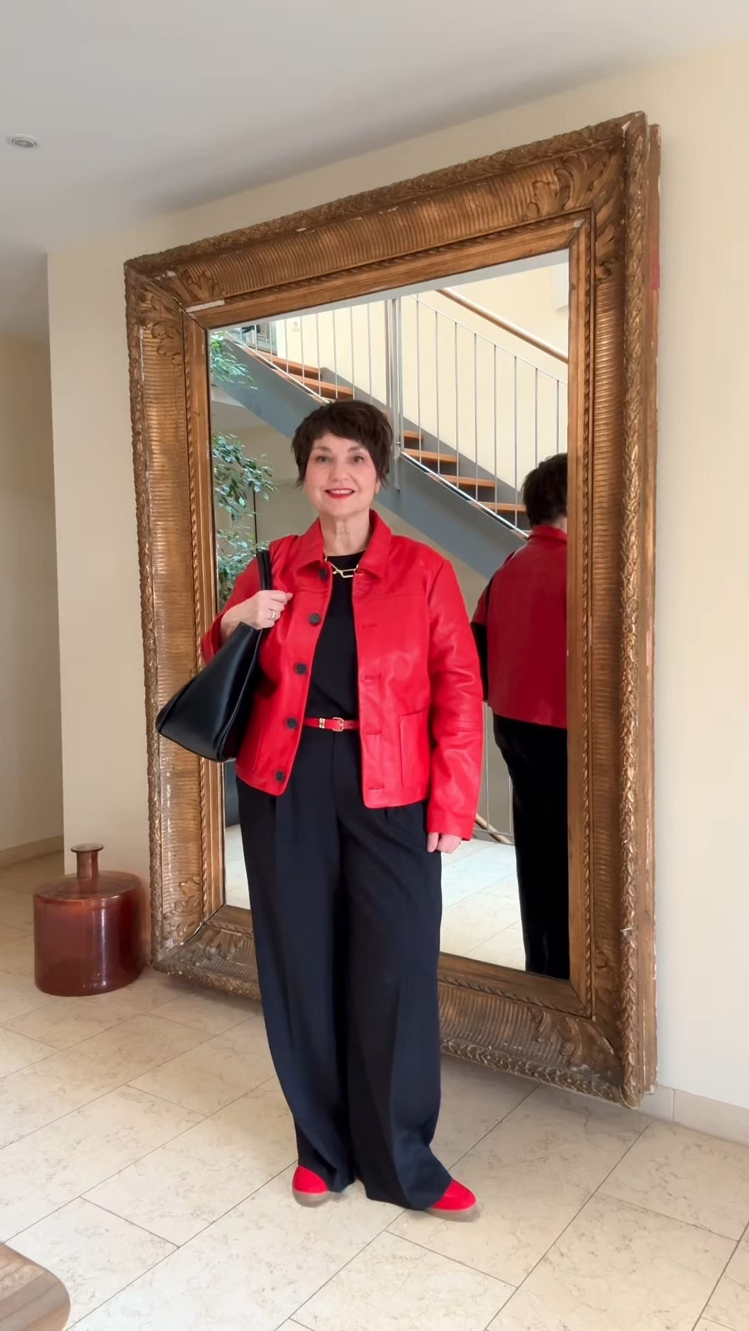 Perfekter Officelook: elegant und lässig zugleich ❤️🖤

#LTKmidsize #LTKeurope #LTKü50