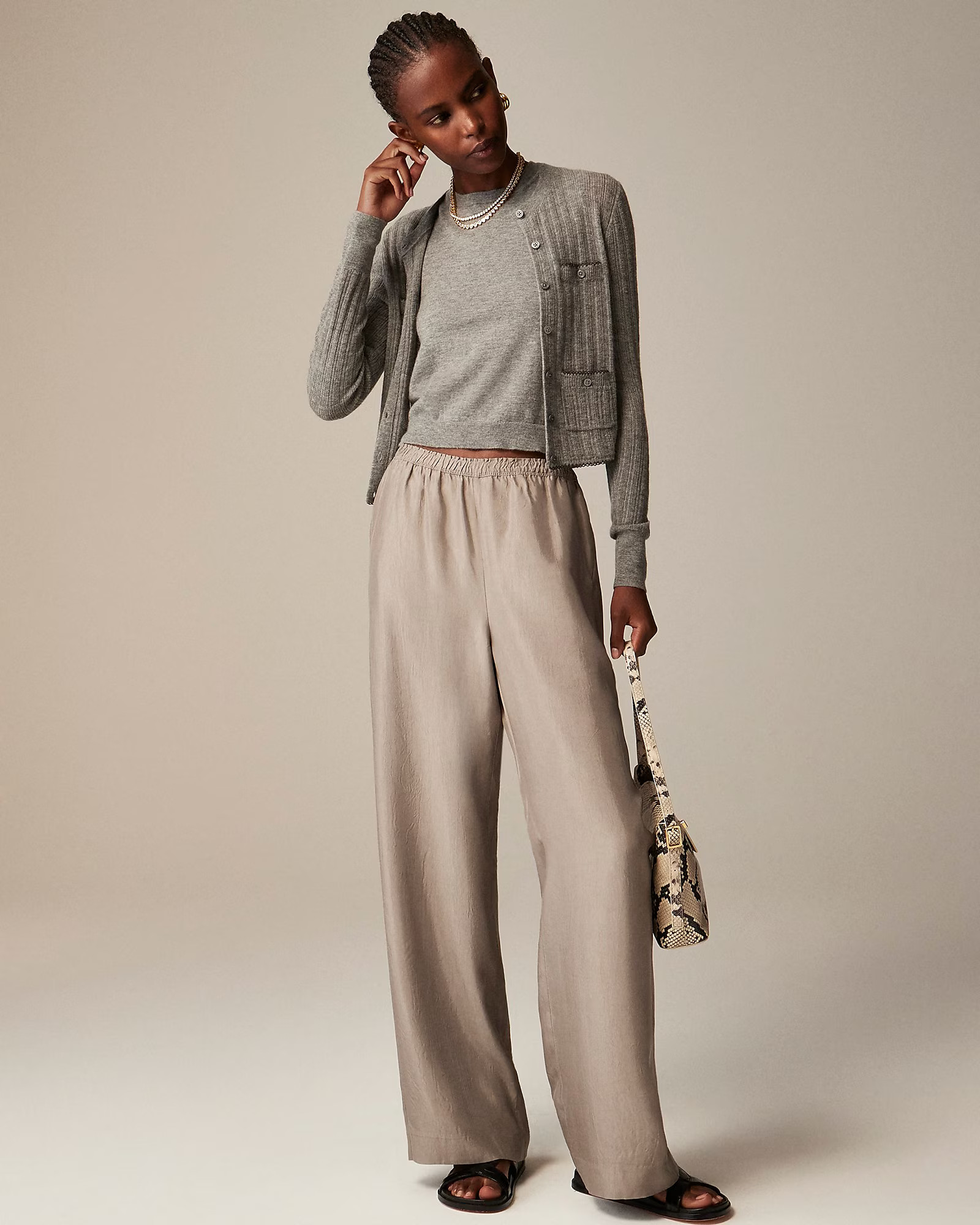 new color4.5Summary of 214 reviewsStratus pant in textured satin | J. Crew US
