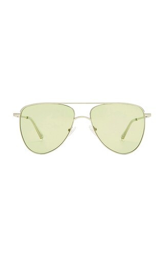 Le Specs The Duke Sunglasses in Metallic Silver. | Revolve Clothing (Global)